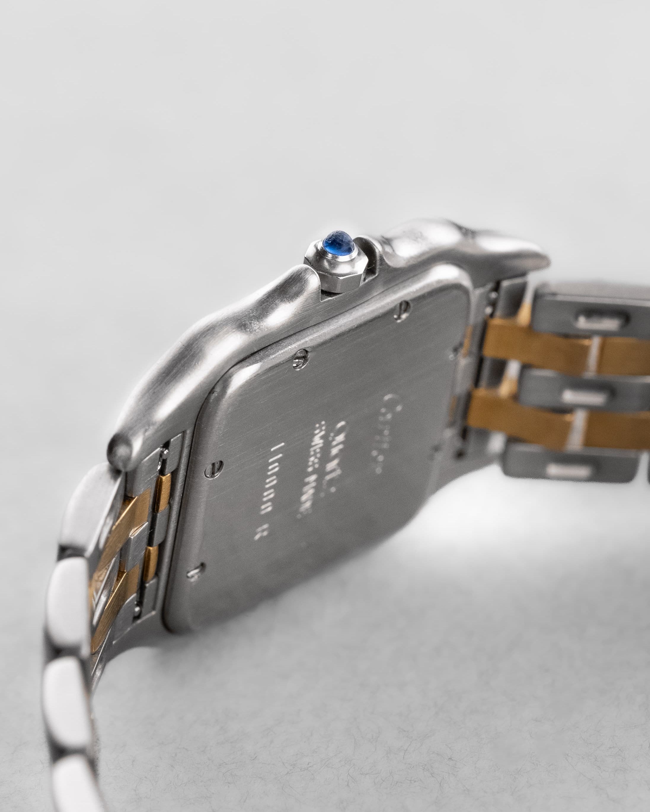 P8EY Cartier Panthère « Medium 2 rangs », réf. 110000R, en or jaune et acier, circa 1995 - Right side