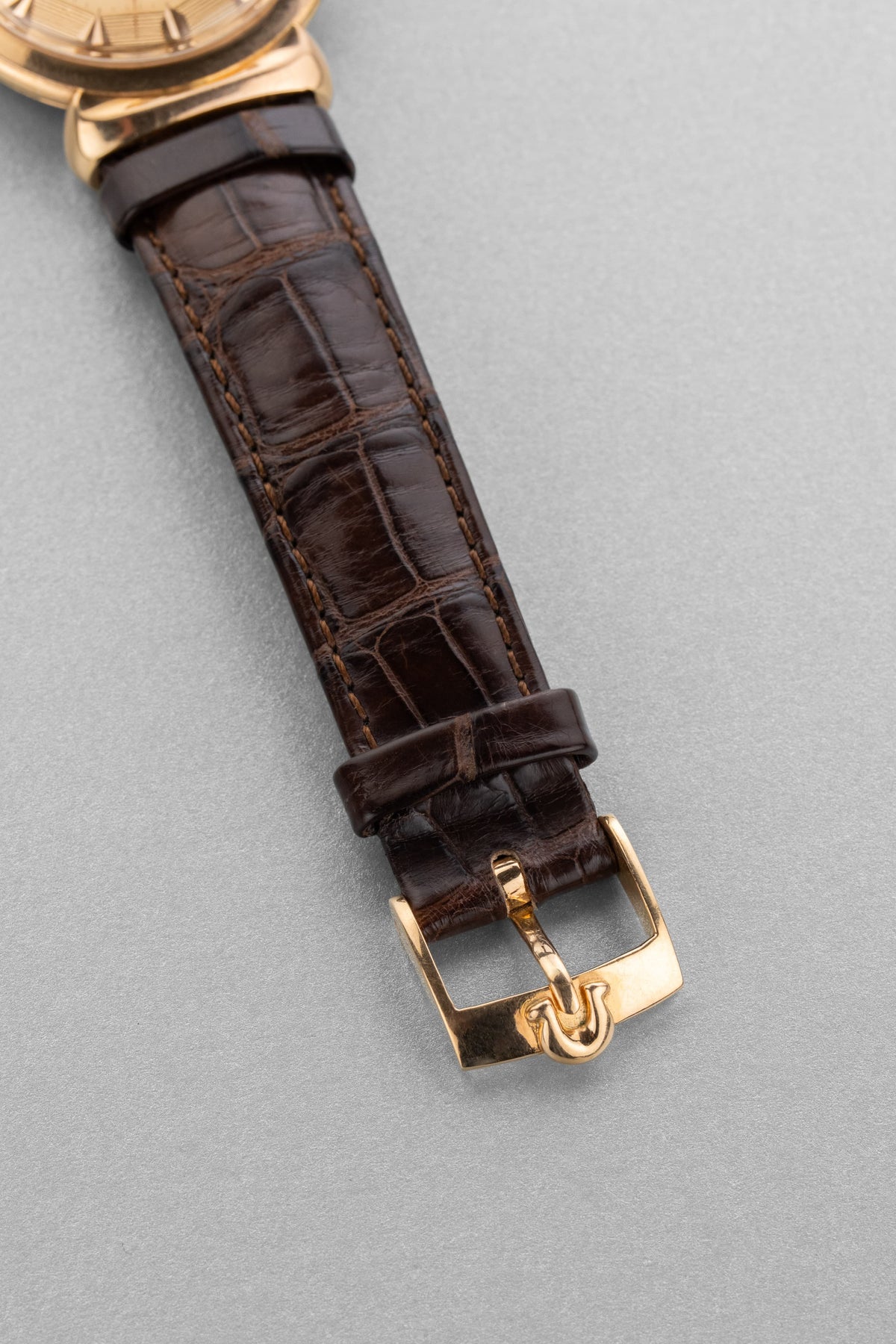 PKNA Superb and Rare Omega Constellation Grand Luxe Ref. 2930 SC in Rose Gold, circa 1956 - Buckle Outside
