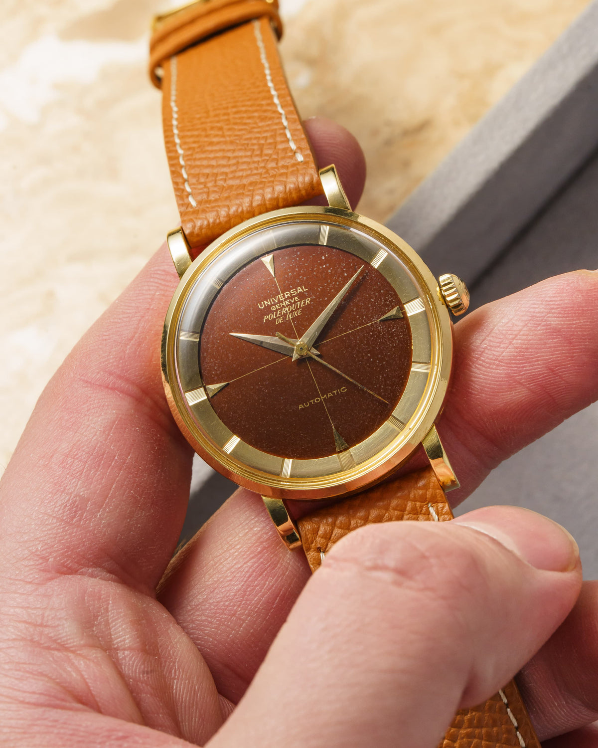 PRUL Splendido Universal Genève Polerouter De Luxe « Caramel Tropical » in oro giallo, ref. 10234-3, circa 1955 - Lifestyle