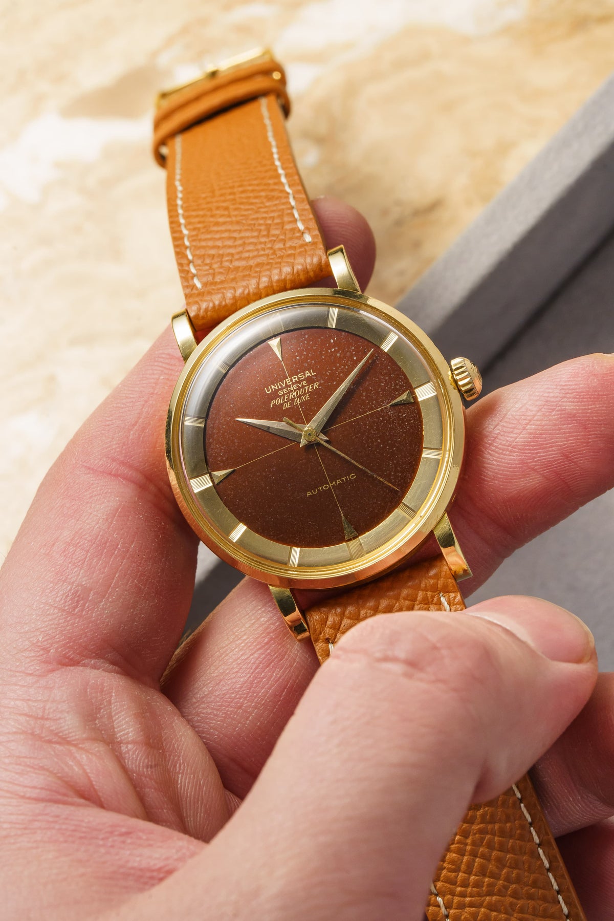 PRUL Splendido Universal Genève Polerouter De Luxe « Caramel Tropical » in oro giallo, ref. 10234-3, circa 1955 - Lifestyle