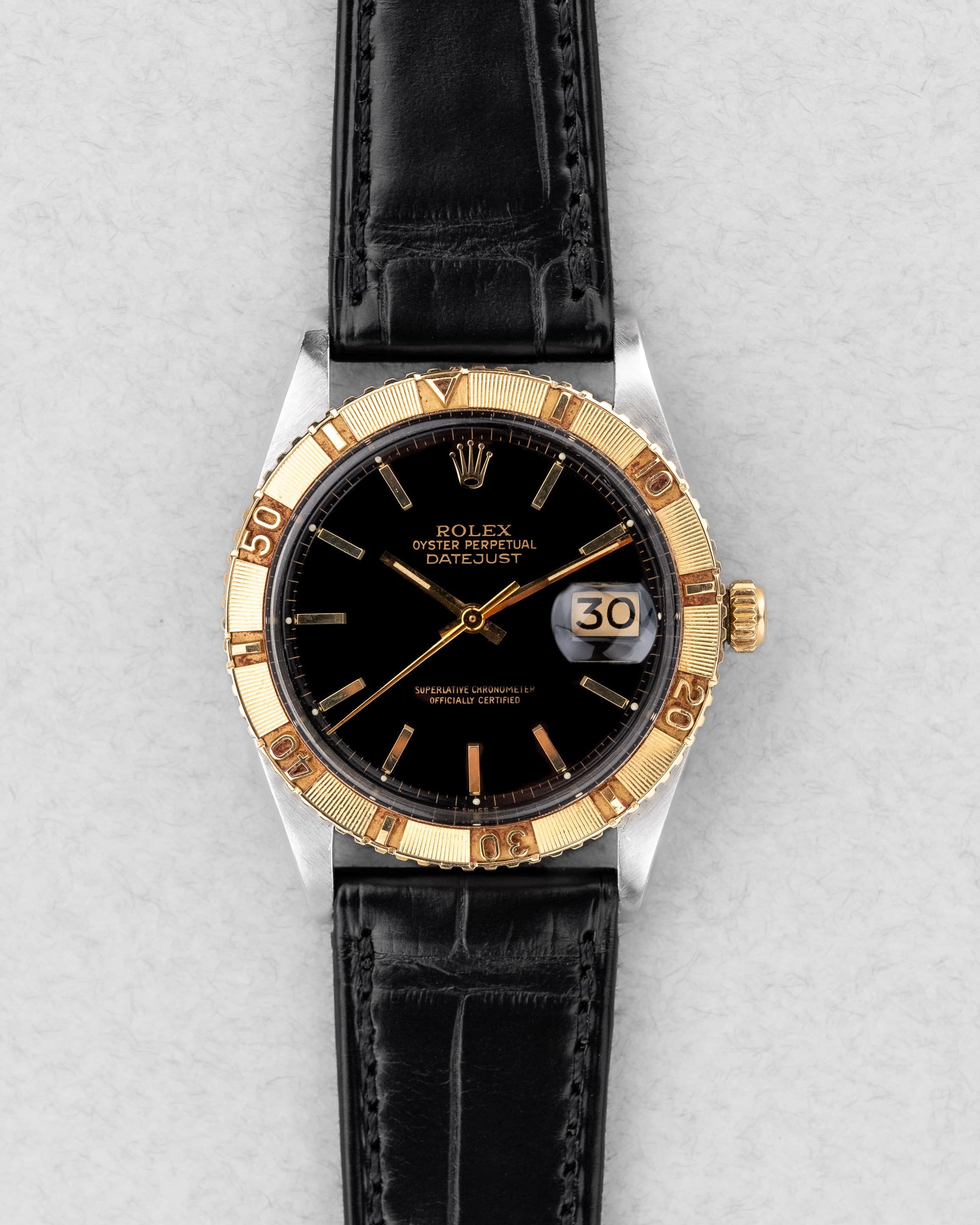 PVMQ Rolex Datejust Turn-O-Graph « Thunderbird » réf. 1625 en acier et or jaune, de 1971 - Front