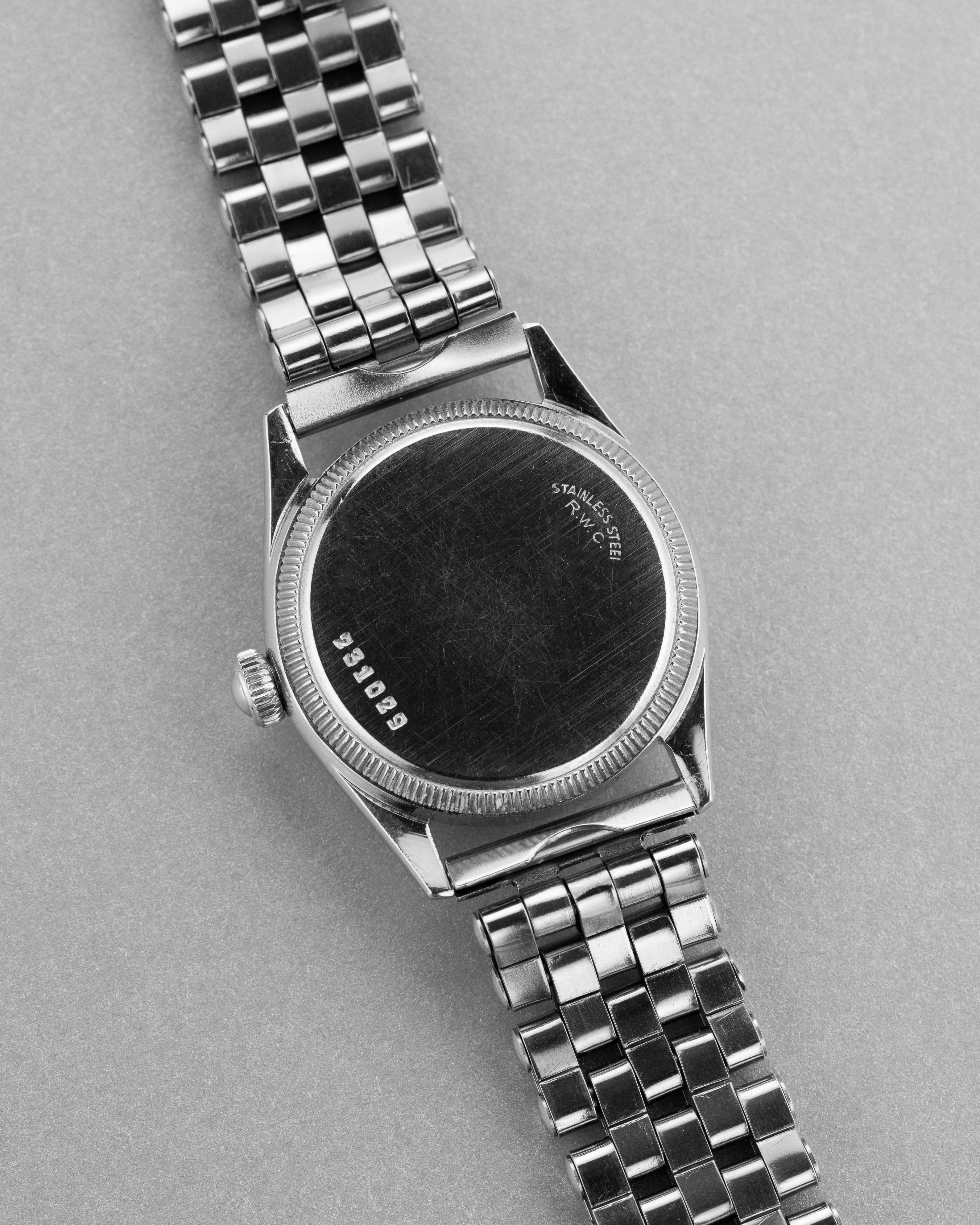 PVZW Superbe et Rare Rolex Speedking réf. 4220 de 1943 – Cadran « Salmon California » au Radium, Flat Back - Back