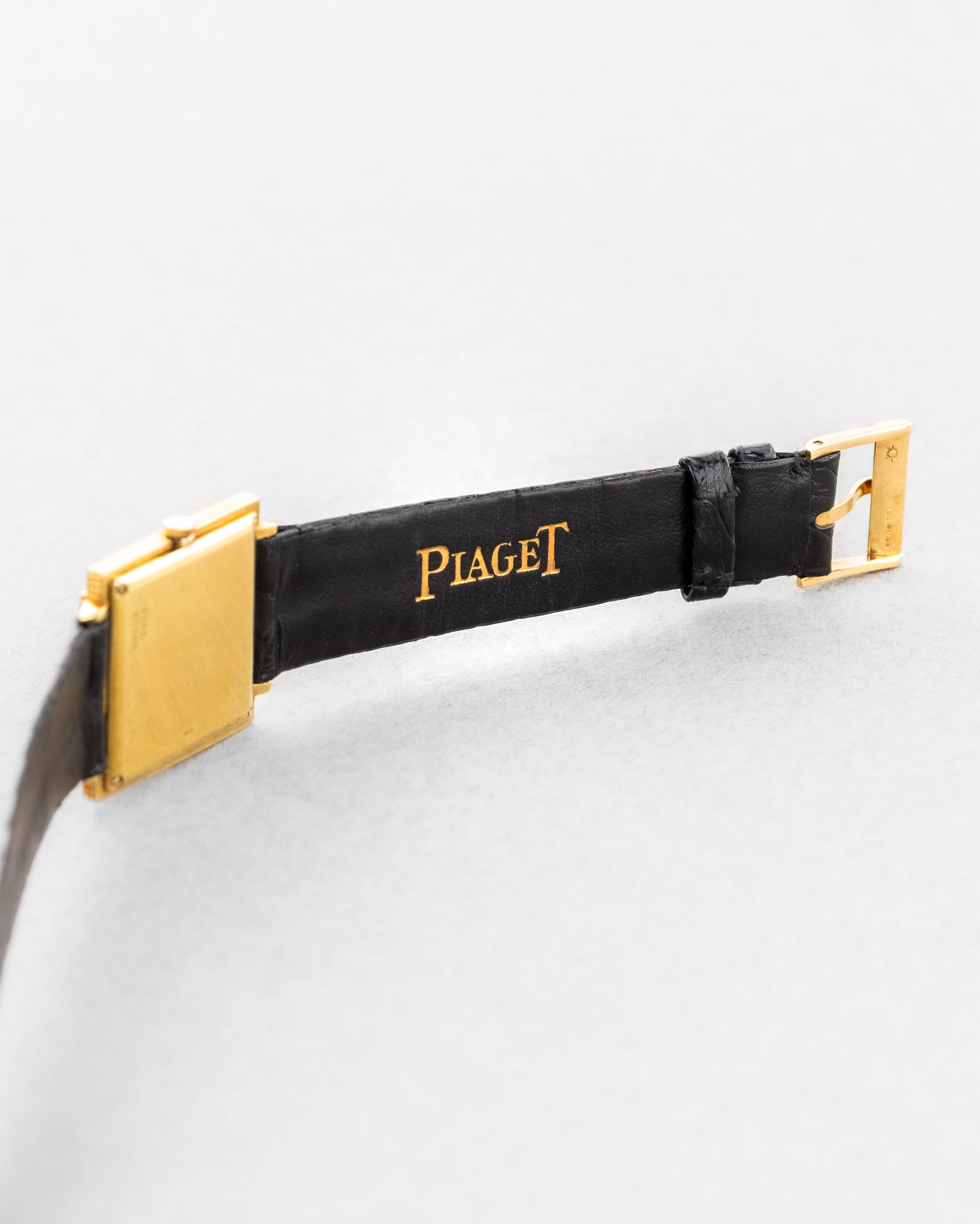 PYHQ-0X Rare Piaget « Clous de Paris » réf. 9222 de 1962 en or jaune et diamants – 45 exemplaires produits - Bracelet Back