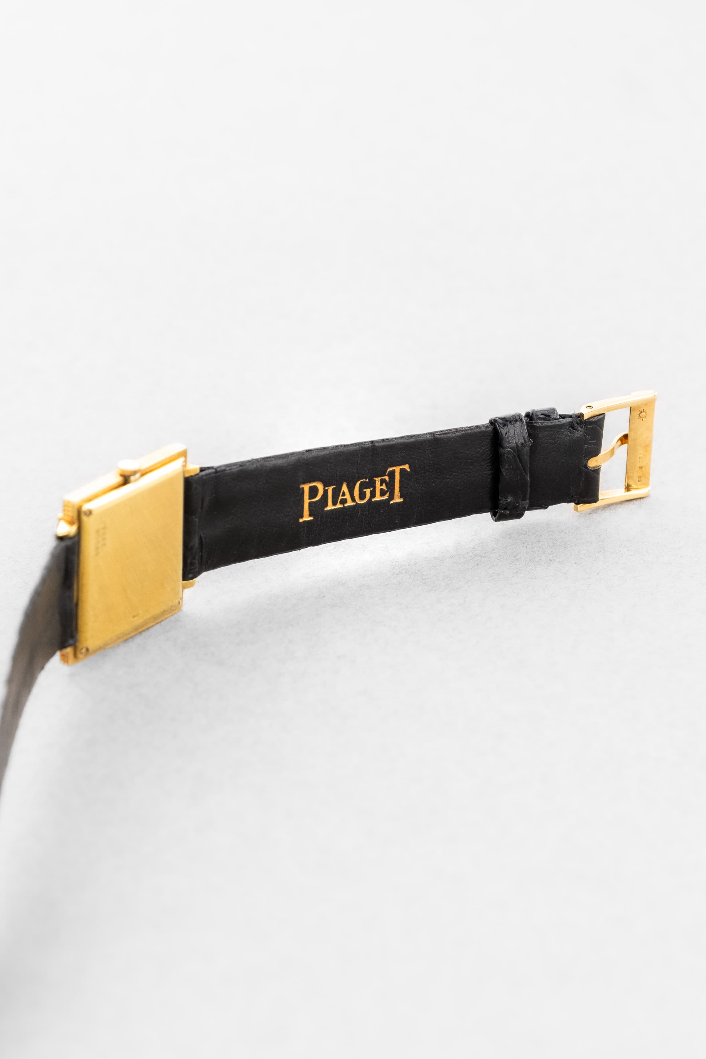 PYHQ-0X Rare Piaget « Clous de Paris » réf. 9222 de 1962 en or jaune et diamants – 45 exemplaires produits - Bracelet Back
