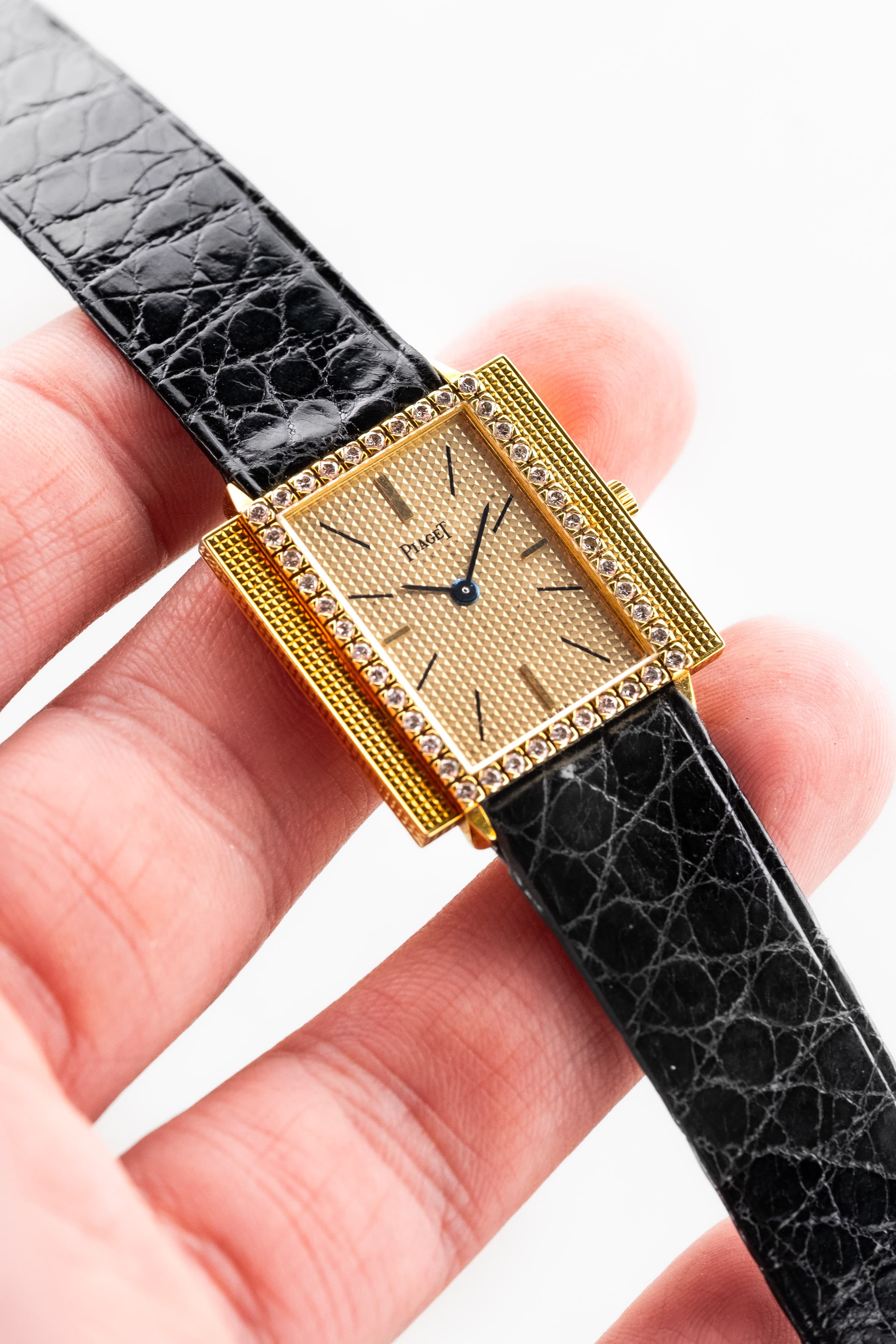 PYHQ-Az Rare Piaget « Clous de Paris » réf. 9222 de 1962 en or jaune et diamants – 45 exemplaires produits - Lifestyle