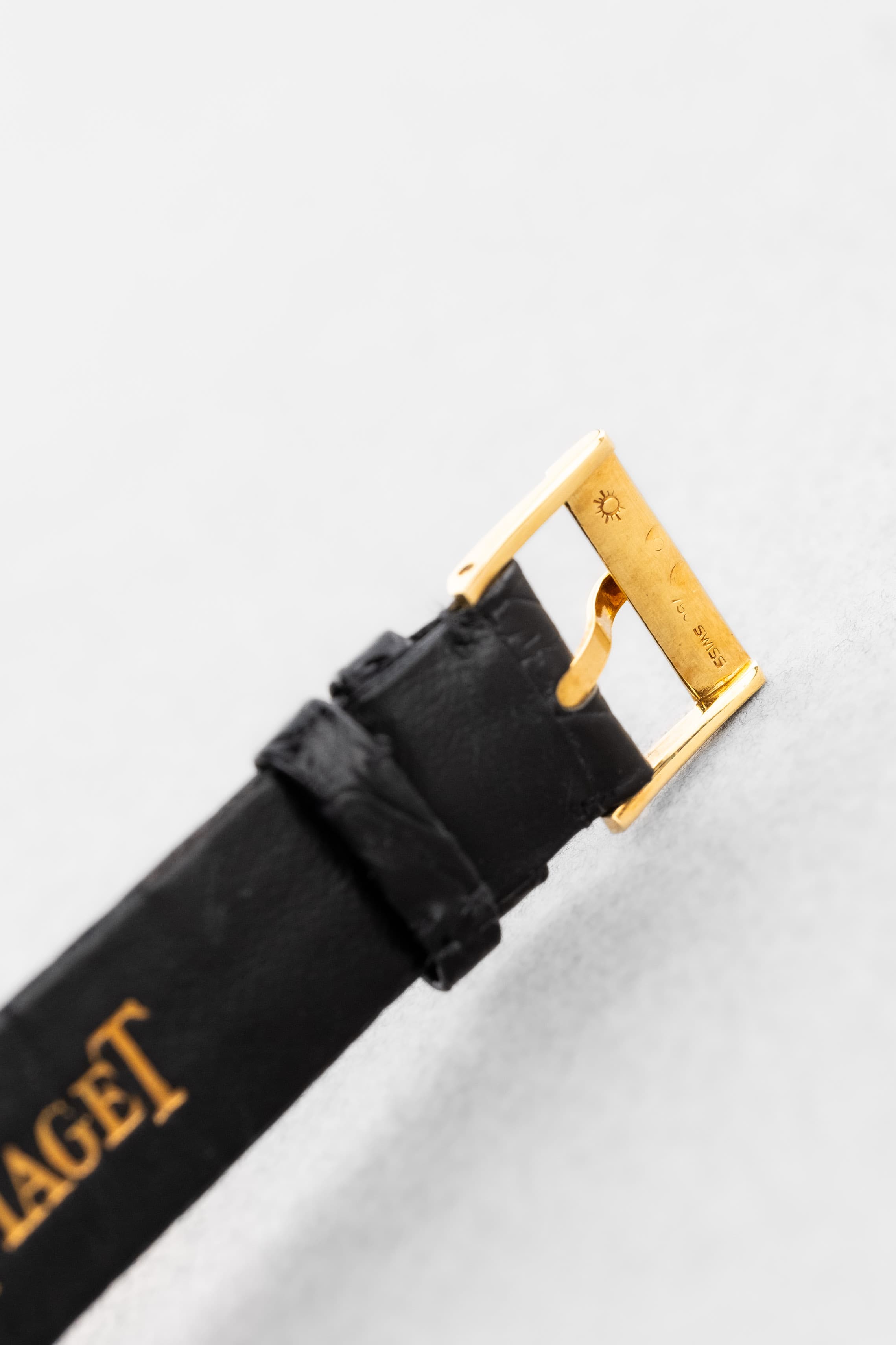 PYHQ-Uu Rare Piaget « Clous de Paris » réf. 9222 de 1962 en or jaune et diamants – 45 exemplaires produits - Buckle Inside