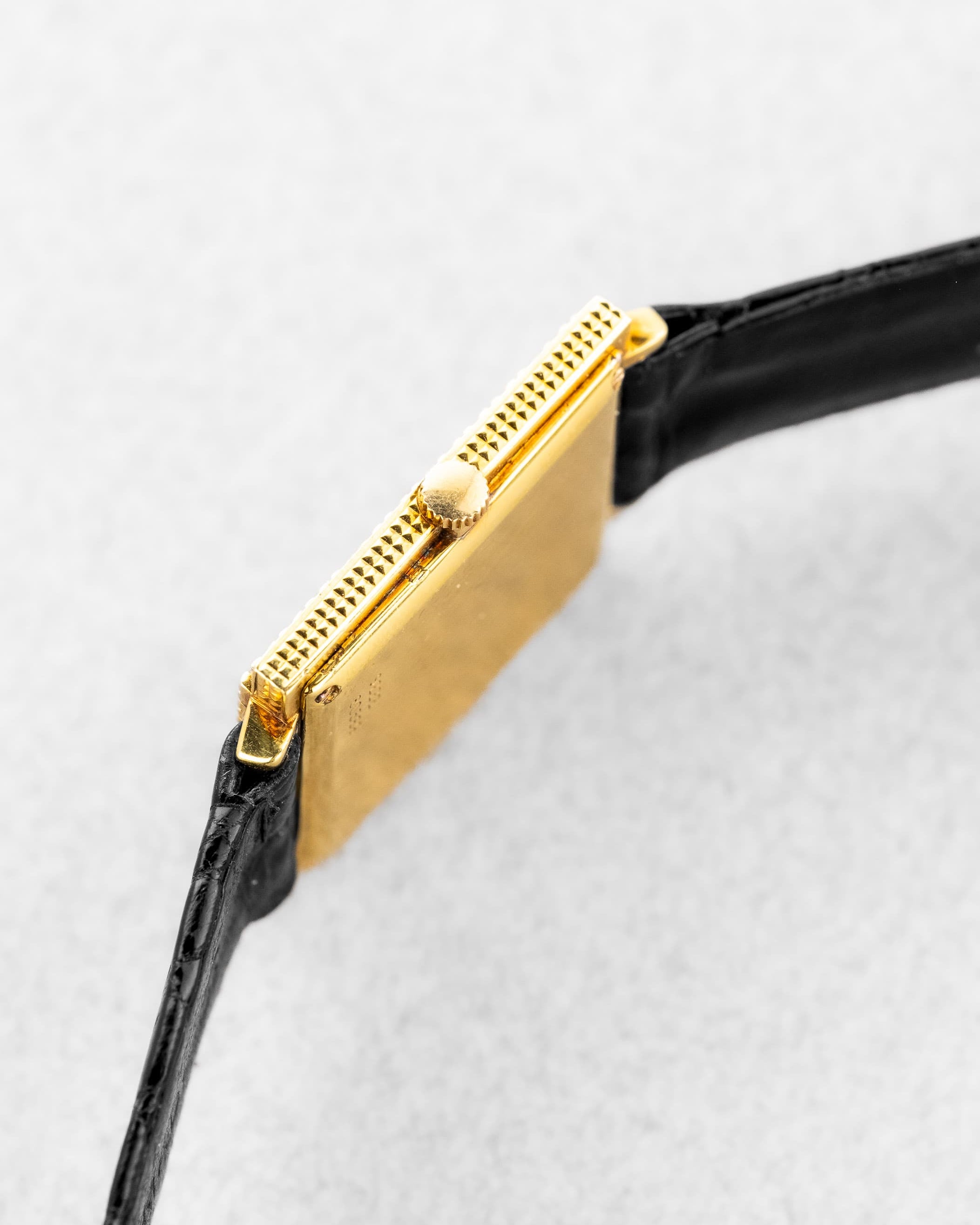 PYHQ-WE Rare Piaget « Clous de Paris » réf. 9222 de 1962 en or jaune et diamants – 45 exemplaires produits - Right side