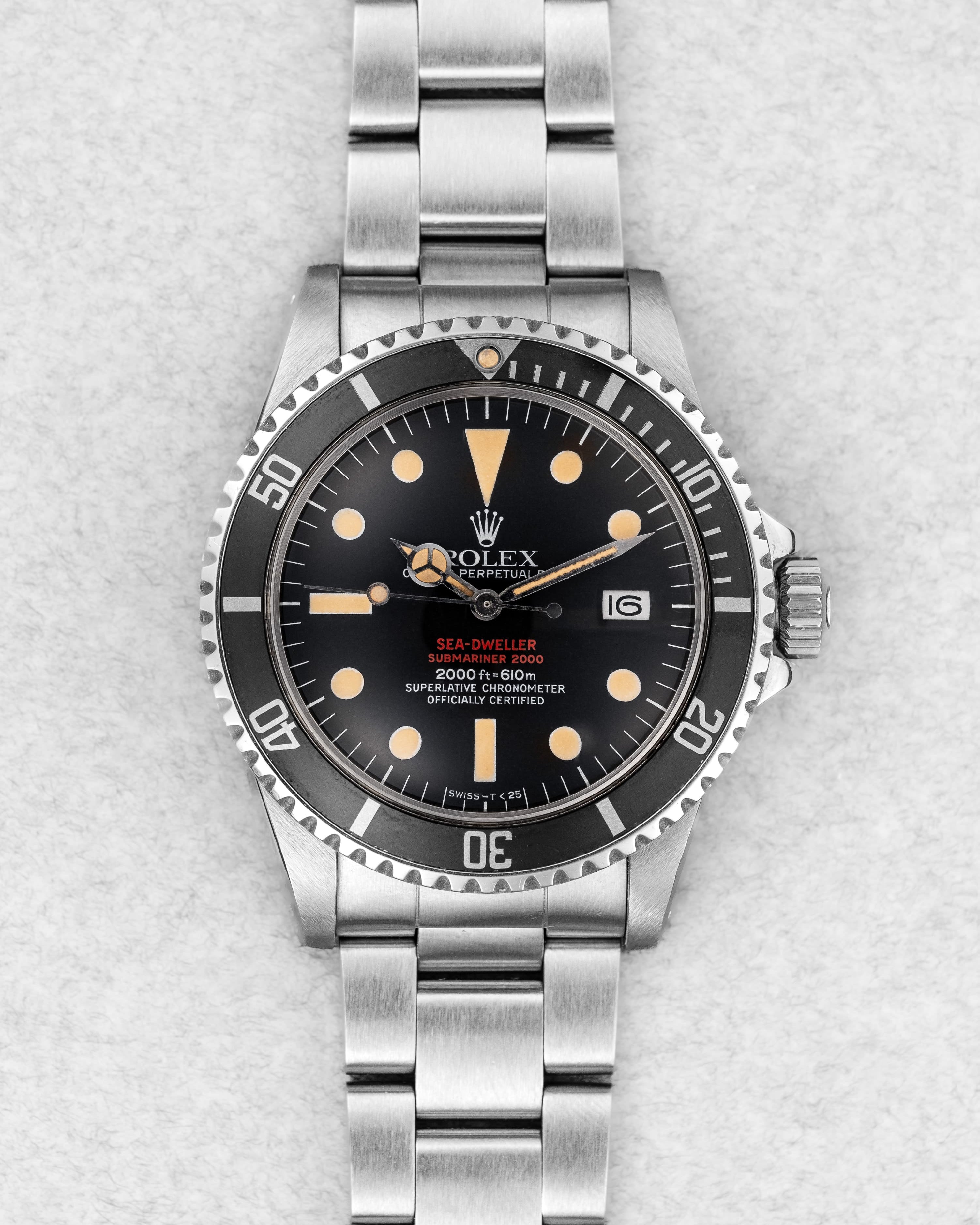 Q91J Superbe Rolex Sea-Dweller 1665 « Double Rouge » Mark IV de 1975 - Front