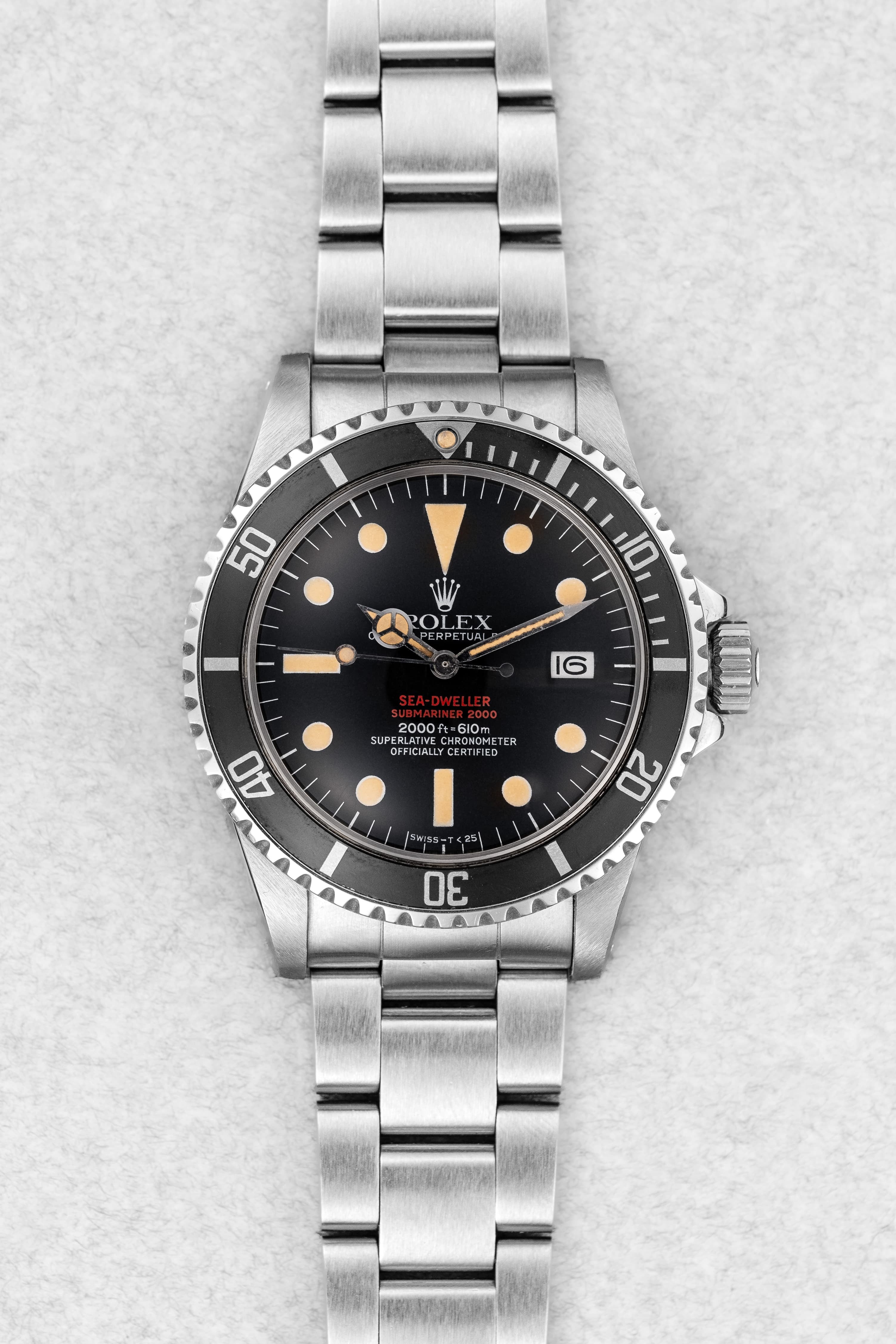 Q91J Superbe Rolex Sea-Dweller 1665 « Double Rouge » Mark IV de 1975 - Front