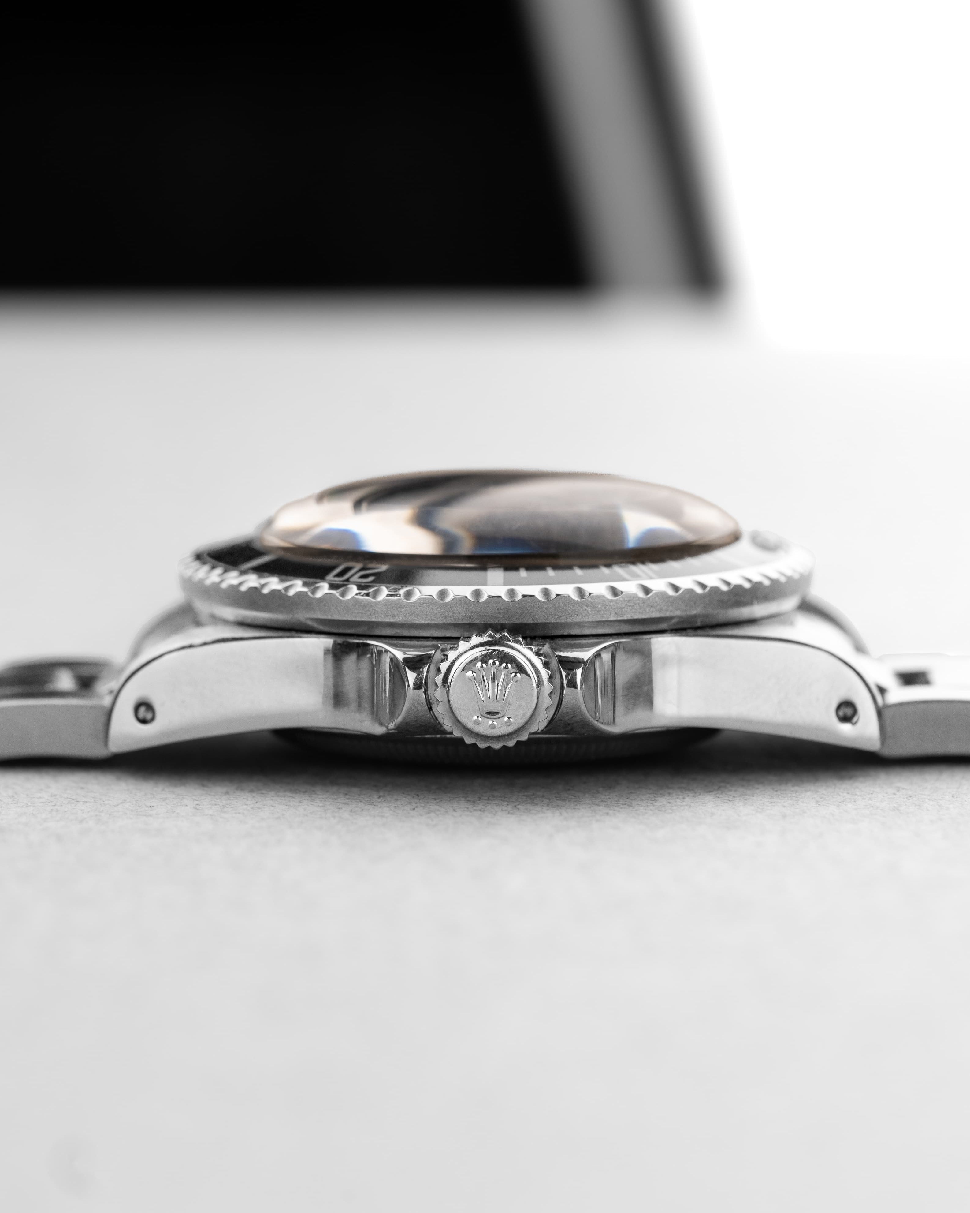 Q91J Superbe Rolex Sea-Dweller 1665 « Double Rouge » Mark IV de 1975 - Right side