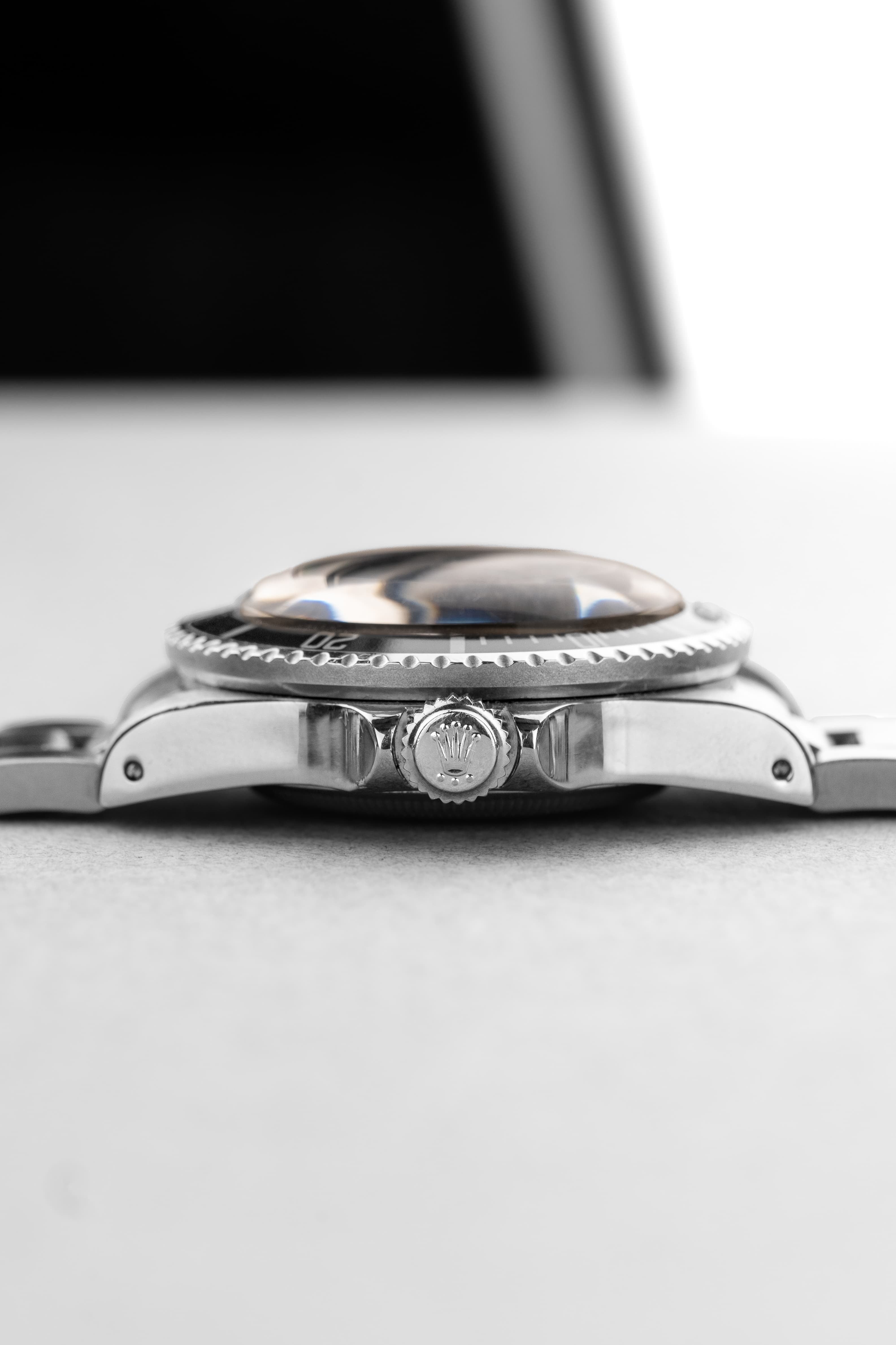 Q91J Superbe Rolex Sea-Dweller 1665 « Double Rouge » Mark IV de 1975 - Right side