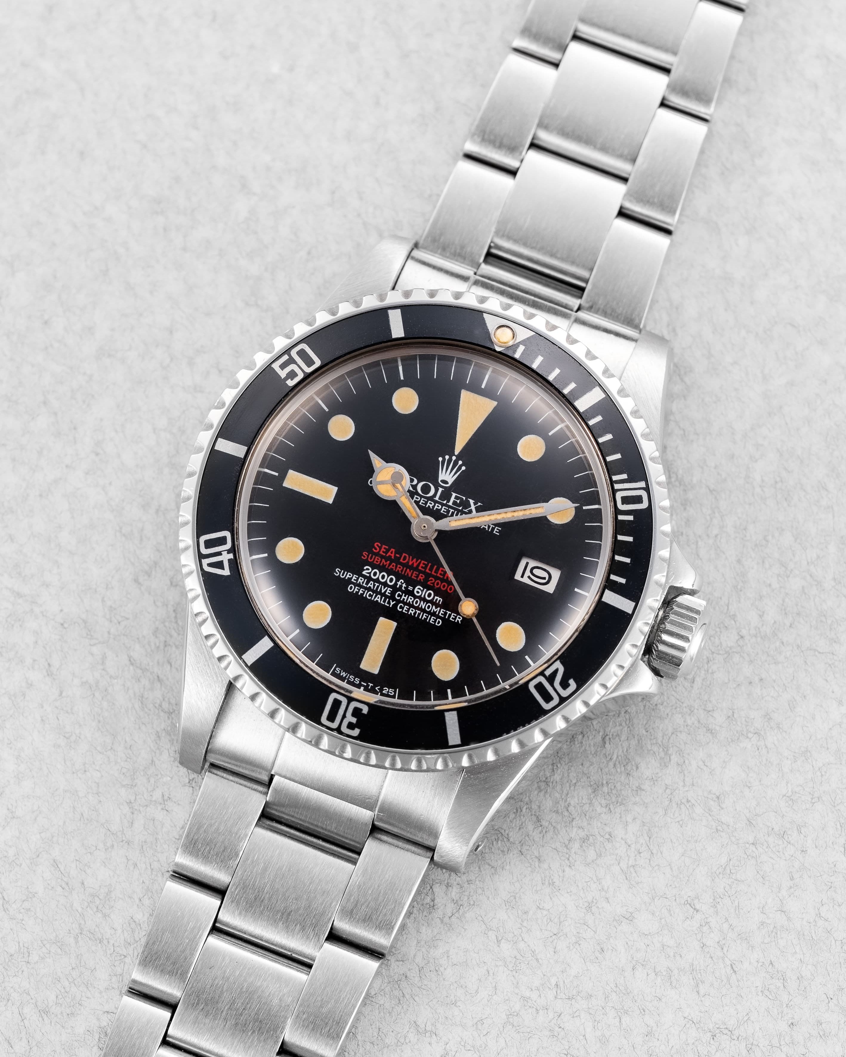 Q91J Superbe Rolex Sea-Dweller 1665 « Double Rouge » Mark IV de 1975 - Three Quarters
