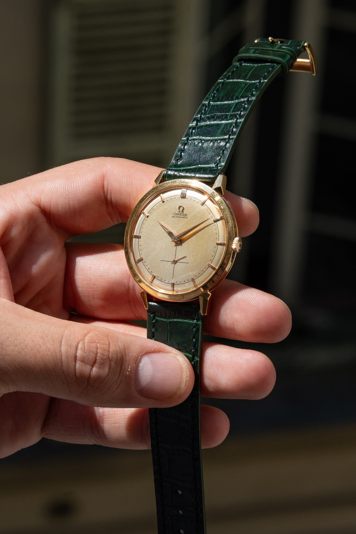 QAUA Rare Omega “Jumbo Automatic” Ref. 2861 in Yellow Gold, circa 1955 - Overview