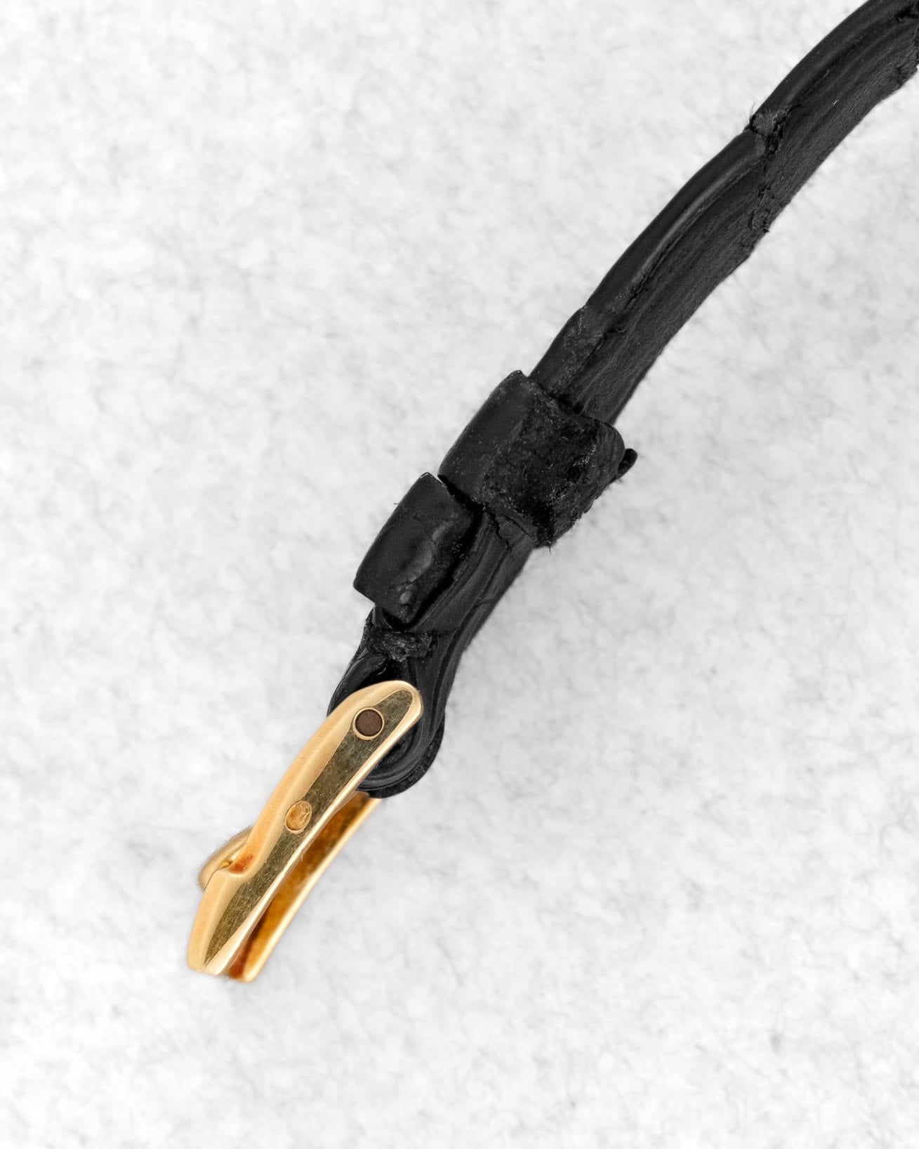 QKMY Rare Piaget « Tank Clous de Paris » réf. 9151 en or jaune et onyx, circa 1975 – Parfaite - Feature