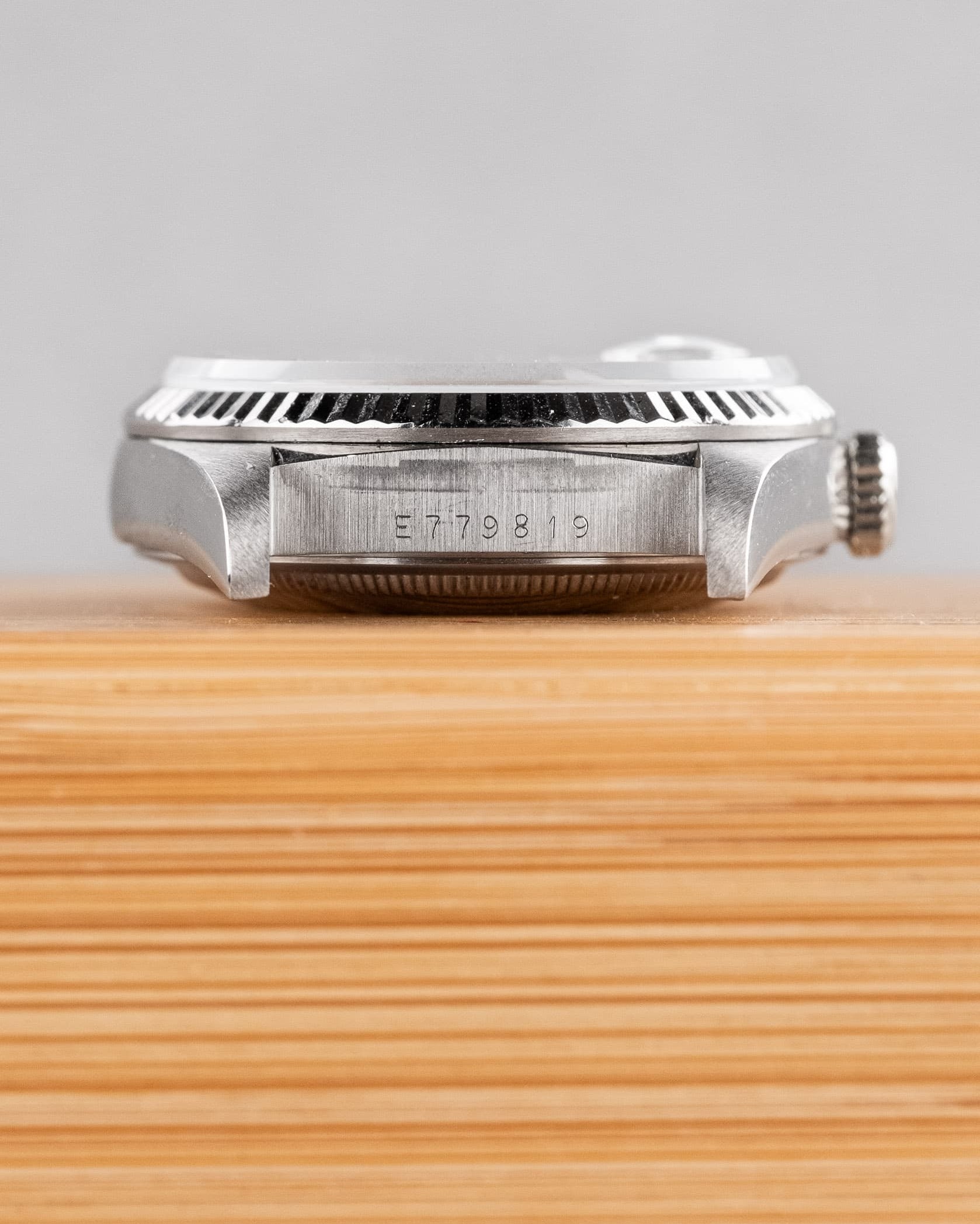 QLZP-gb Rolex Day-Date réf. 18239A en or blanc et diamants de 1992 – Garantie d'origine Wempe - Lugs - Serial