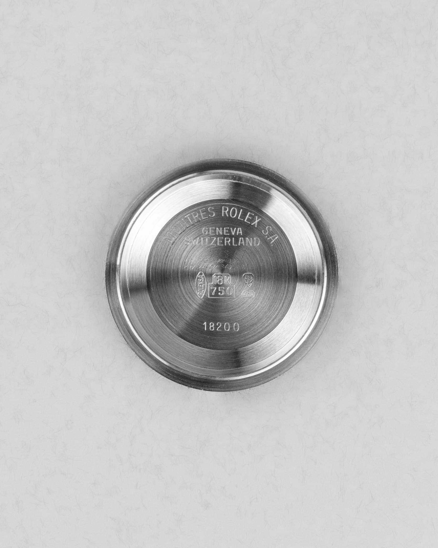 QLZP-k0 Rolex Day-Date réf. 18239A en or blanc et diamants de 1992 – Garantie d'origine Wempe - Inside case back