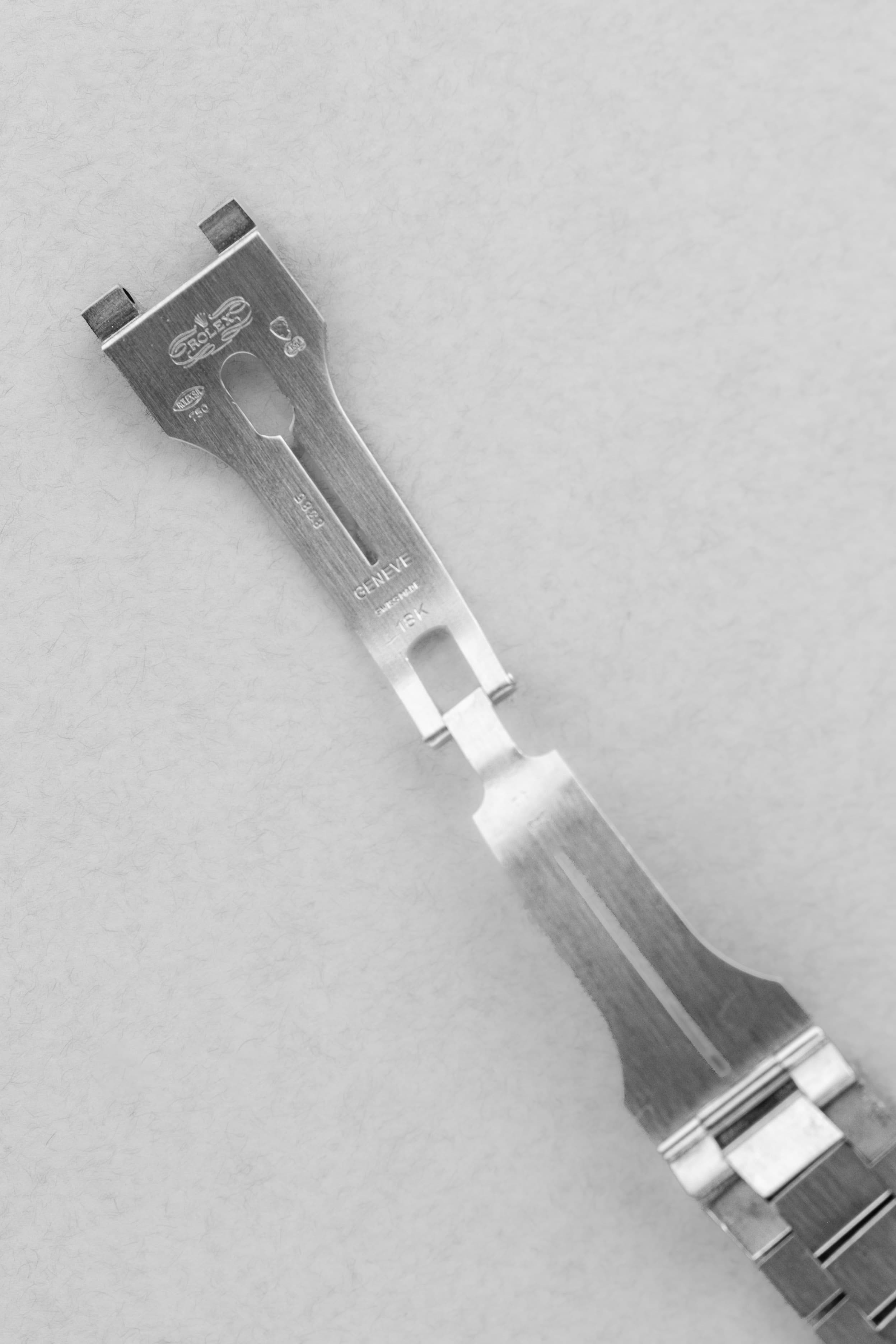 QLZP-nt Rolex Day-Date réf. 18239A en or blanc et diamants de 1992 – Garantie d'origine Wempe - Buckle Inside