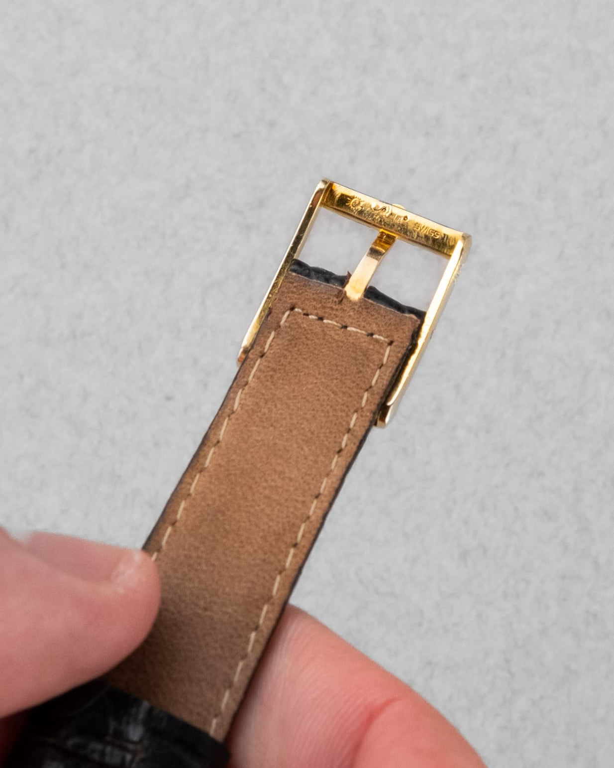 QUVZ Superbe Omega 14370 « Dress Watch » en or jaune de 1958 - Buckle Inside