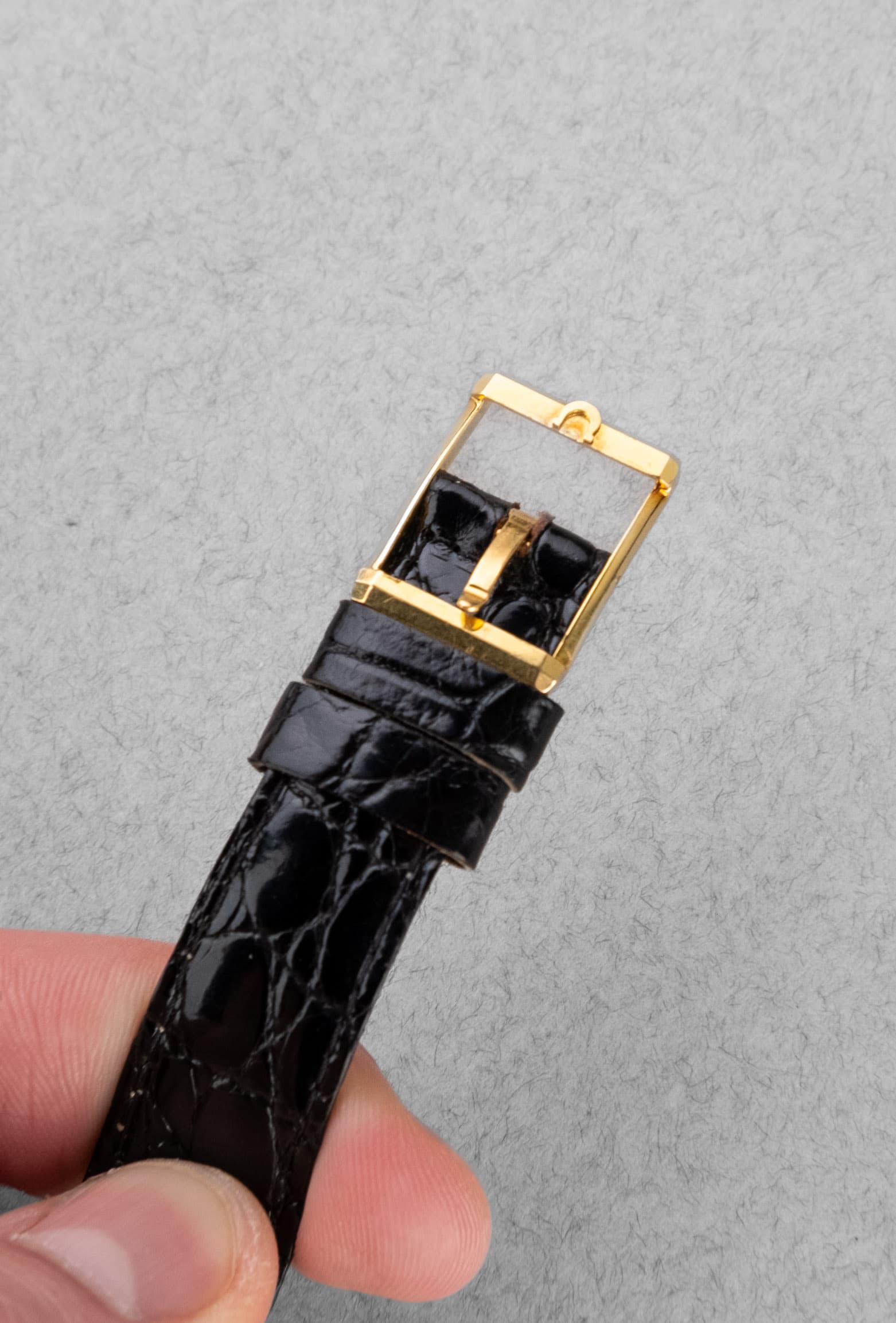 QUVZ Superbe Omega 14370 « Dress Watch » en or jaune de 1958 - Buckle Outside