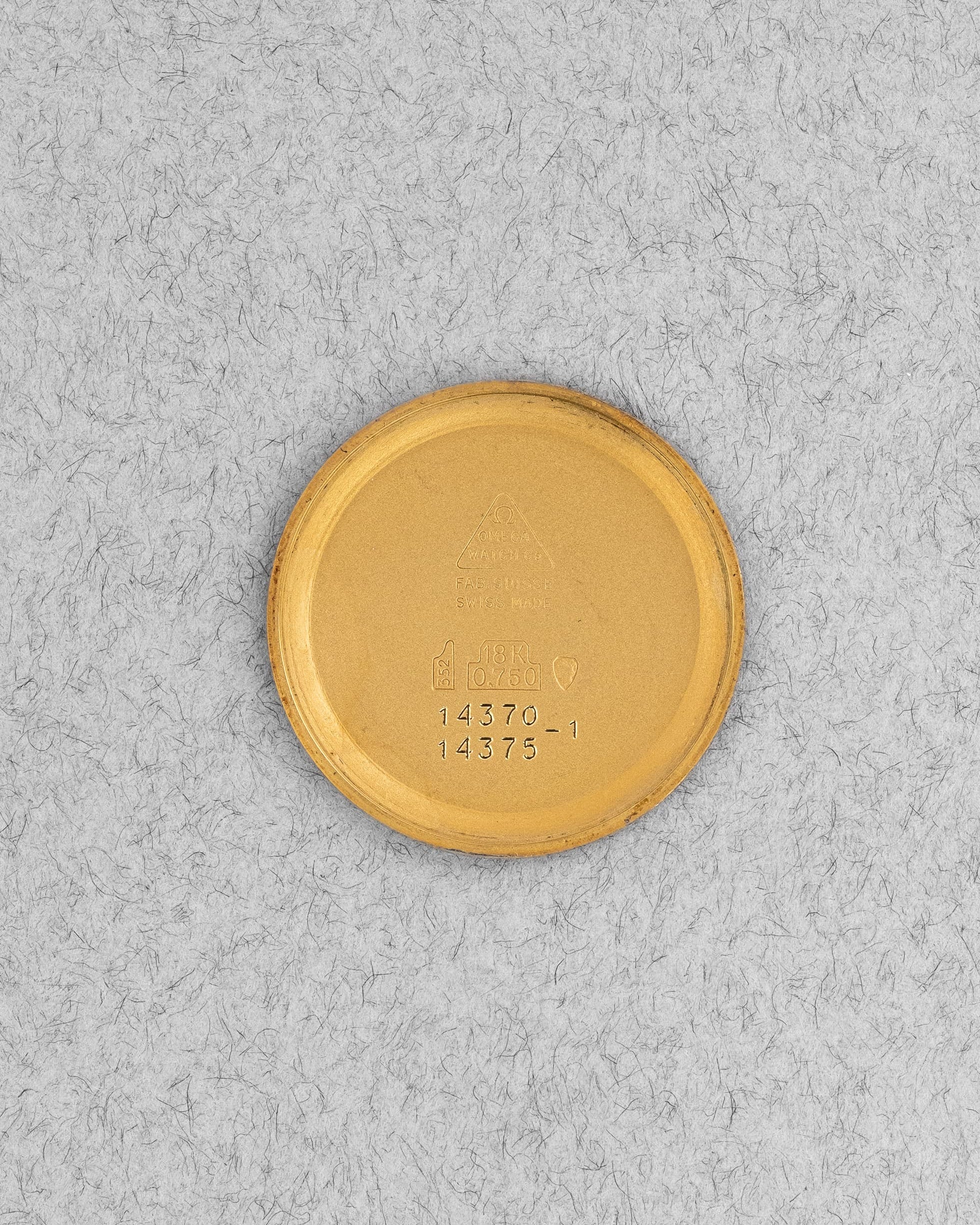 QUVZ Superbe Omega 14370 « Dress Watch » en or jaune de 1958 - Inside case back