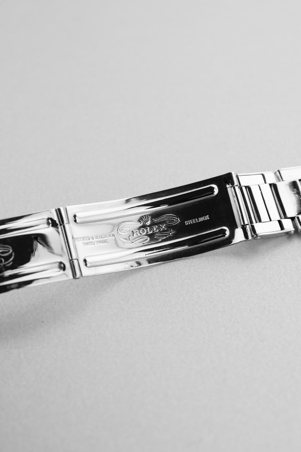 QV6C Superb 1963 Tudor Submariner Ref. 7928 Gilt “Mark 3” – Pointed Crown Guards - Buckle Inside