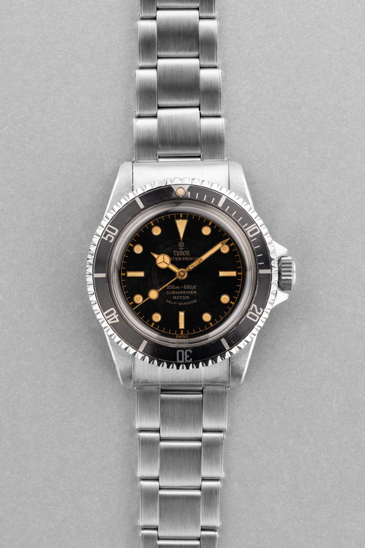 QV6C Superb 1963 Tudor Submariner Ref. 7928 Gilt “Mark 3” – Pointed Crown Guards - Front