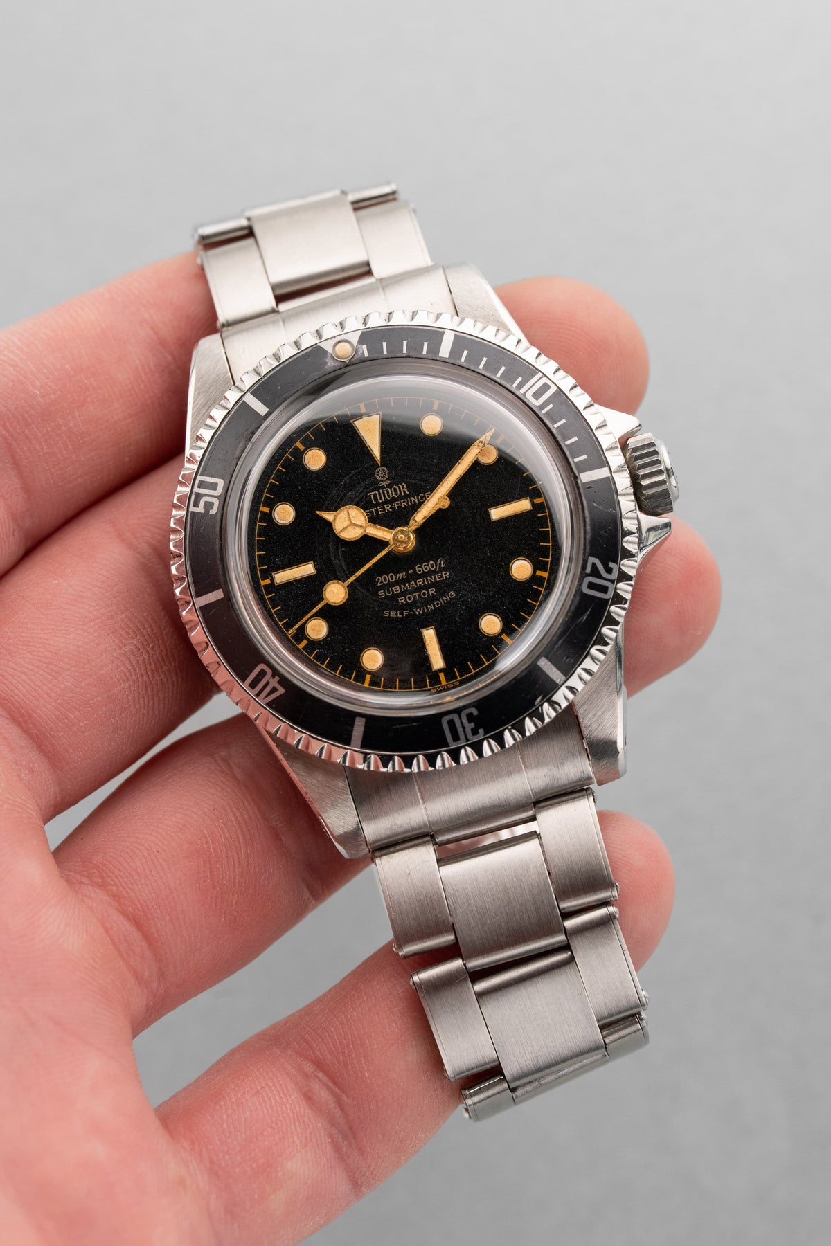 QV6C Superb 1963 Tudor Submariner Ref. 7928 Gilt “Mark 3” – Pointed Crown Guards - Lifestyle
