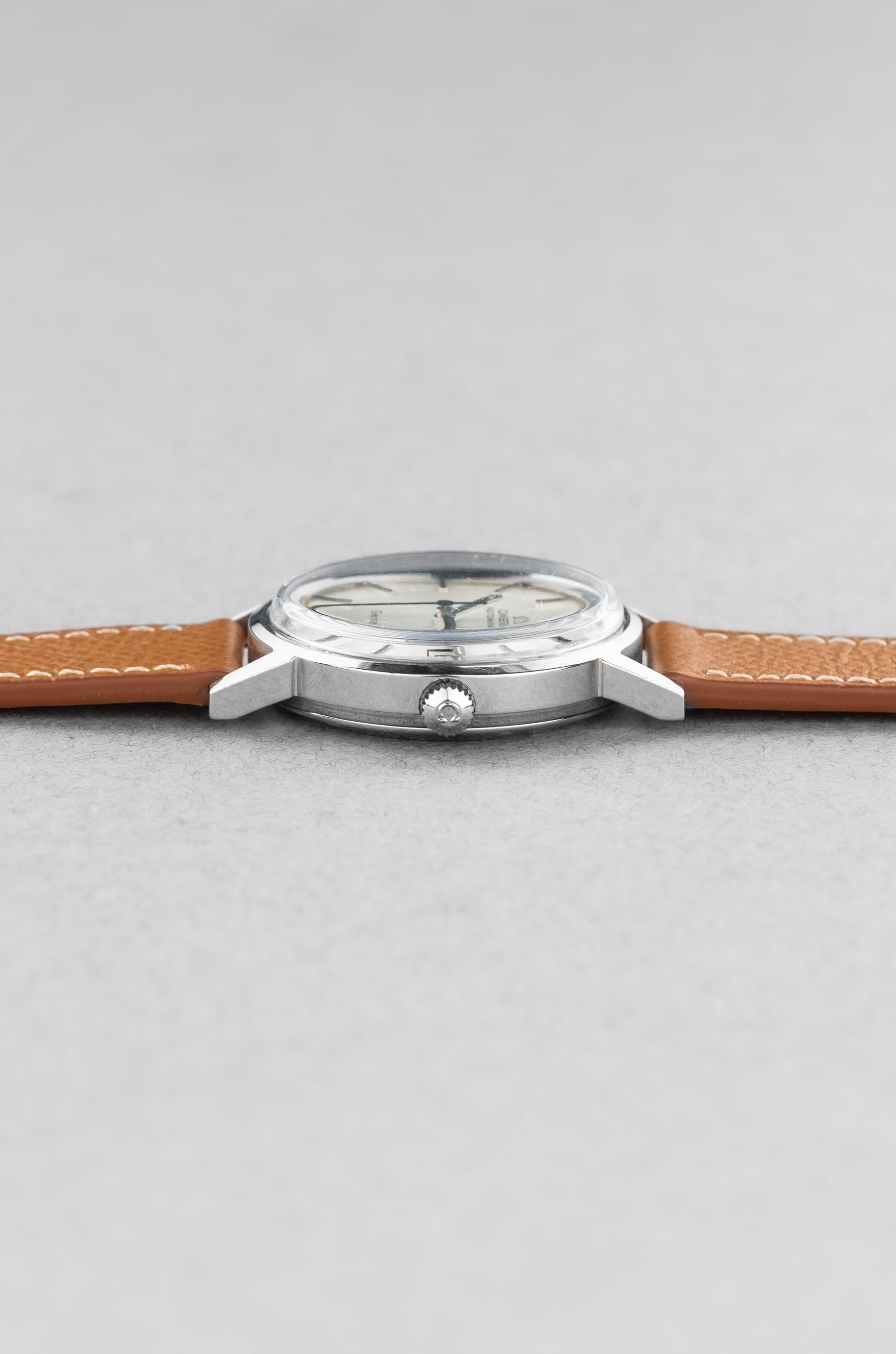 QWLZ Omega Genève Automatic 166.0163 de 1973 - Right side