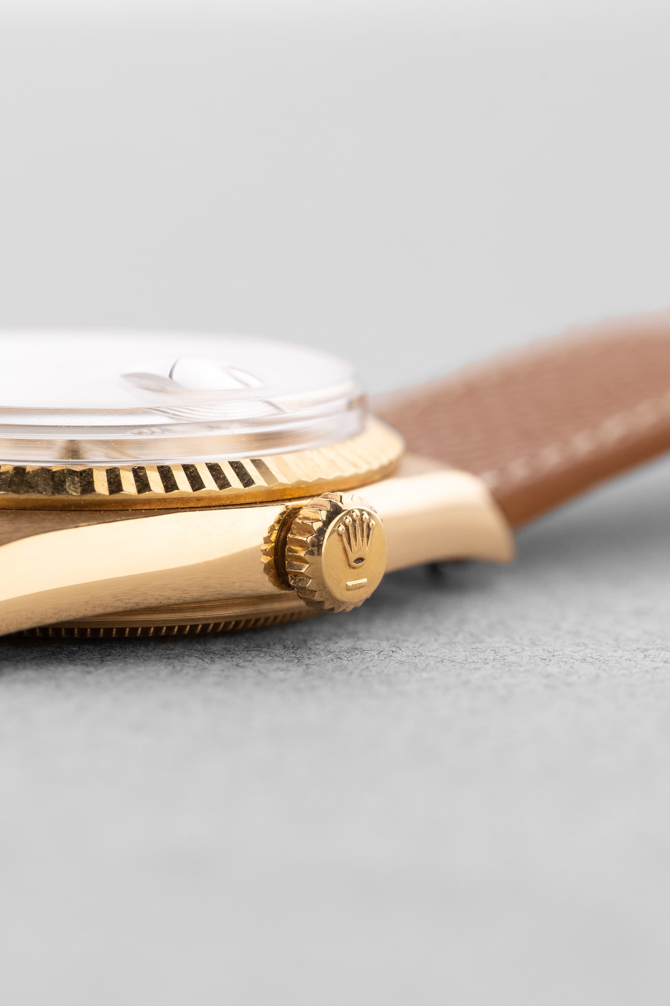 RKJL Superbe Rolex Day-Date réf. 1803 « Silver Wide Boy » de 1972 - Right side