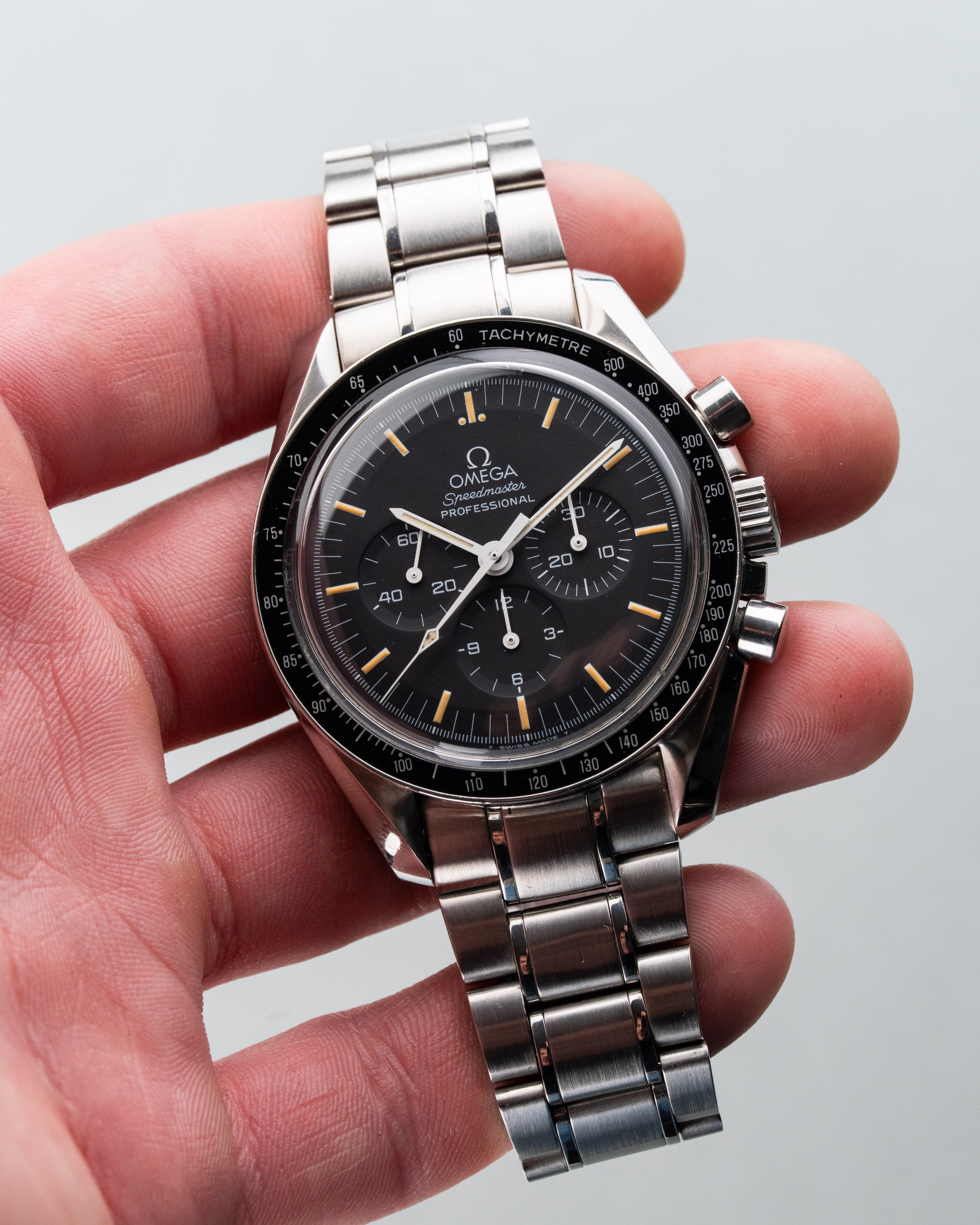 RYQM Omega Speedmaster Moonwatch ref. 3592.50/3572.50 circa 1997 – Fondello trasparente + Tritium patinato - Lifestyle