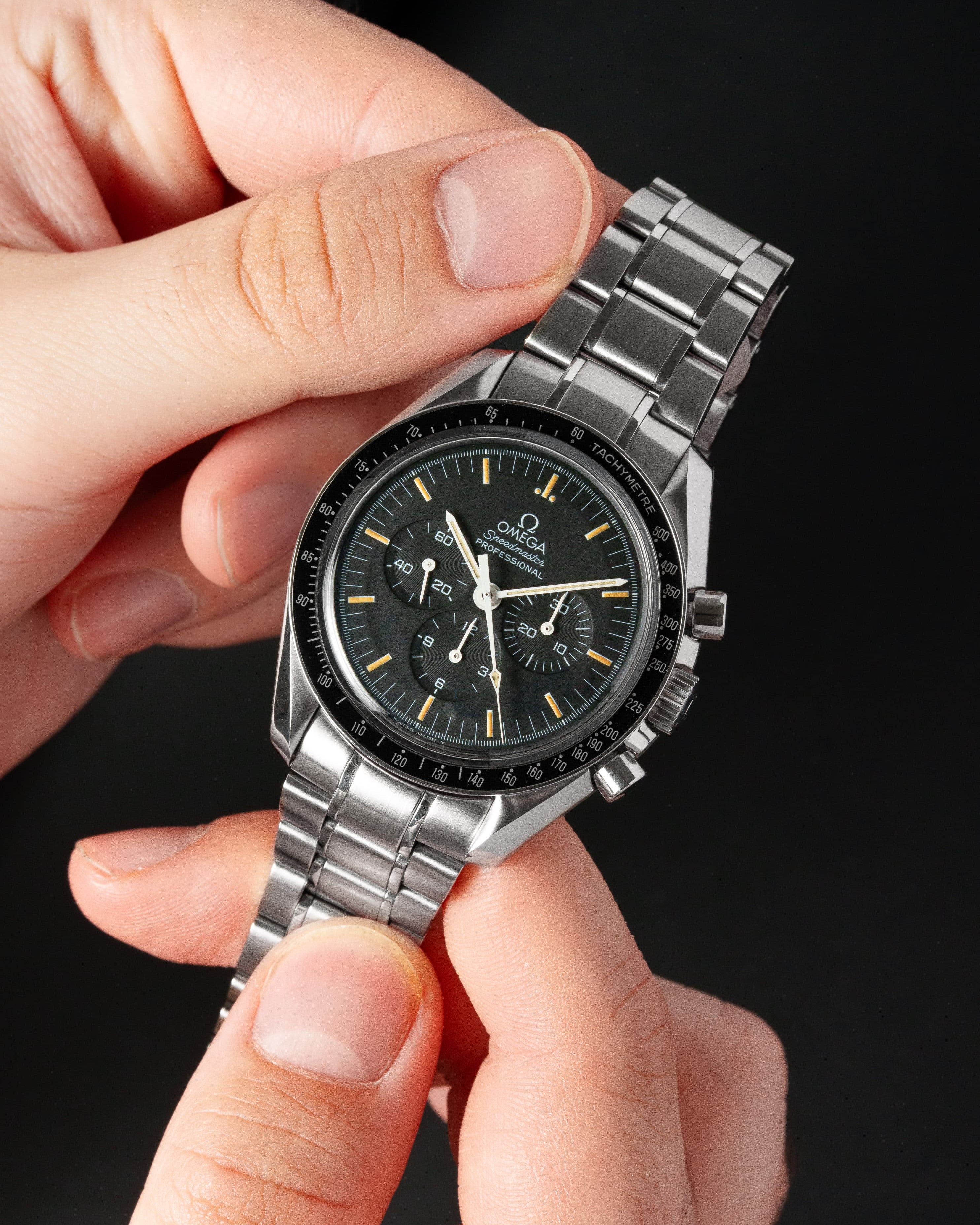 RYQM Omega Speedmaster Moonwatch ref. 3592.50/3572.50 circa 1997 – Fondello trasparente + Tritium patinato - Lifestyle