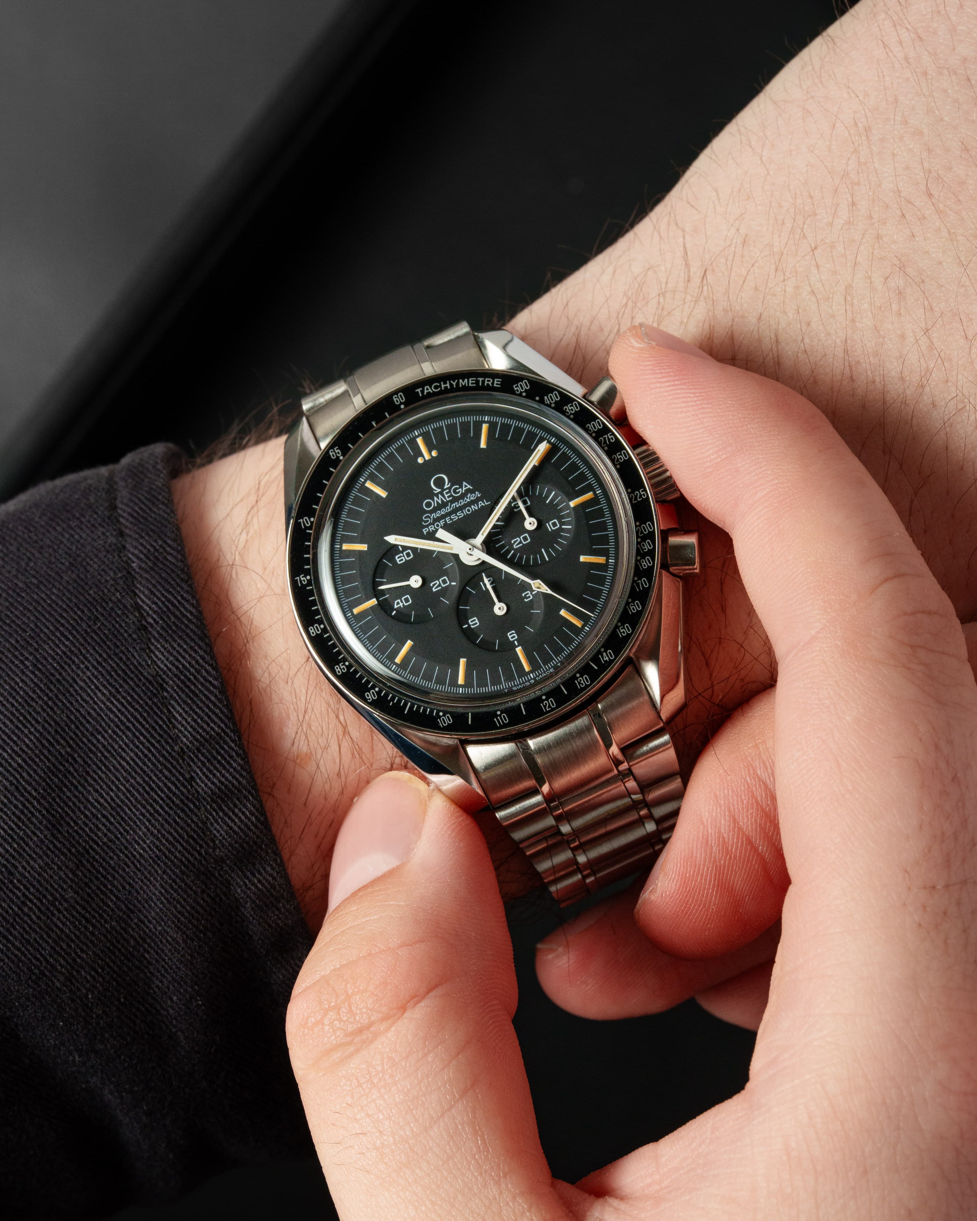 RYQM Omega Speedmaster Moonwatch ref. 3592.50/3572.50 circa 1997 – Fondello trasparente + Tritium patinato - Lifestyle