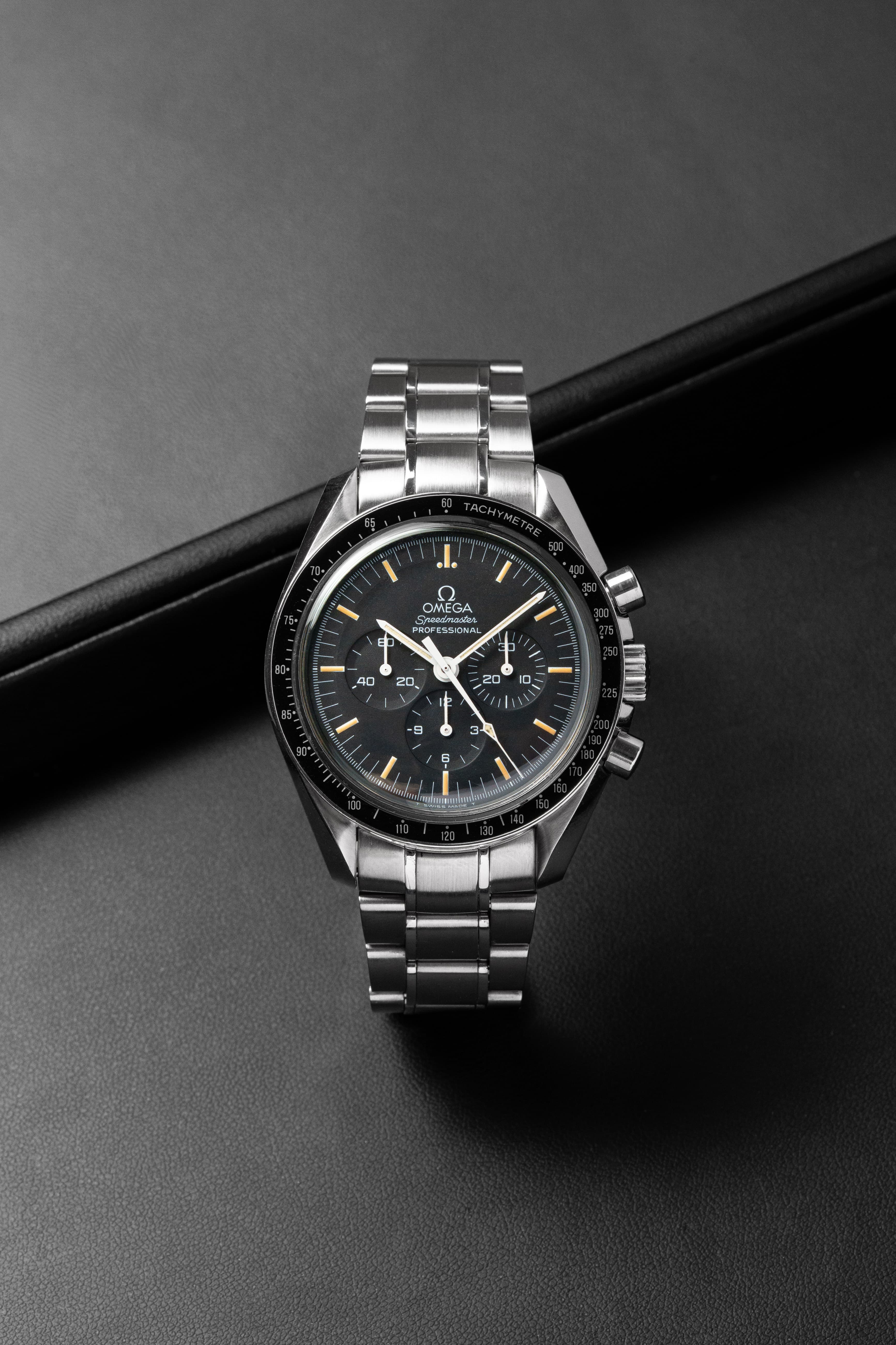 RYQM Omega Speedmaster Moonwatch ref. 3592.50/3572.50 circa 1997 – サファイアバック + パティーヌのかかった Tritium - 全体
