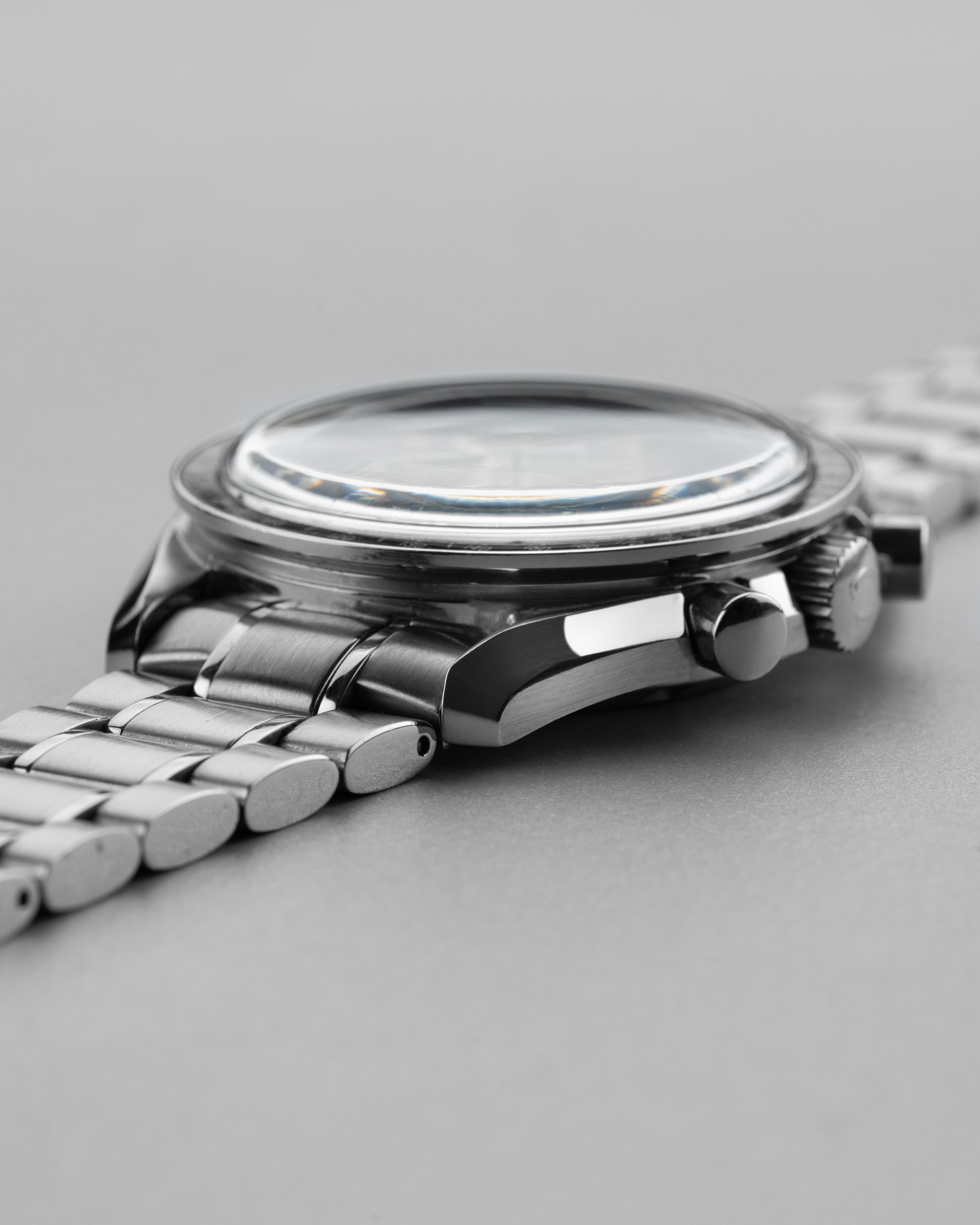 RYQM Omega Speedmaster Moonwatch ref. 3592.50/3572.50 circa 1997 – Fondello trasparente + Tritium patinato - Lato destro