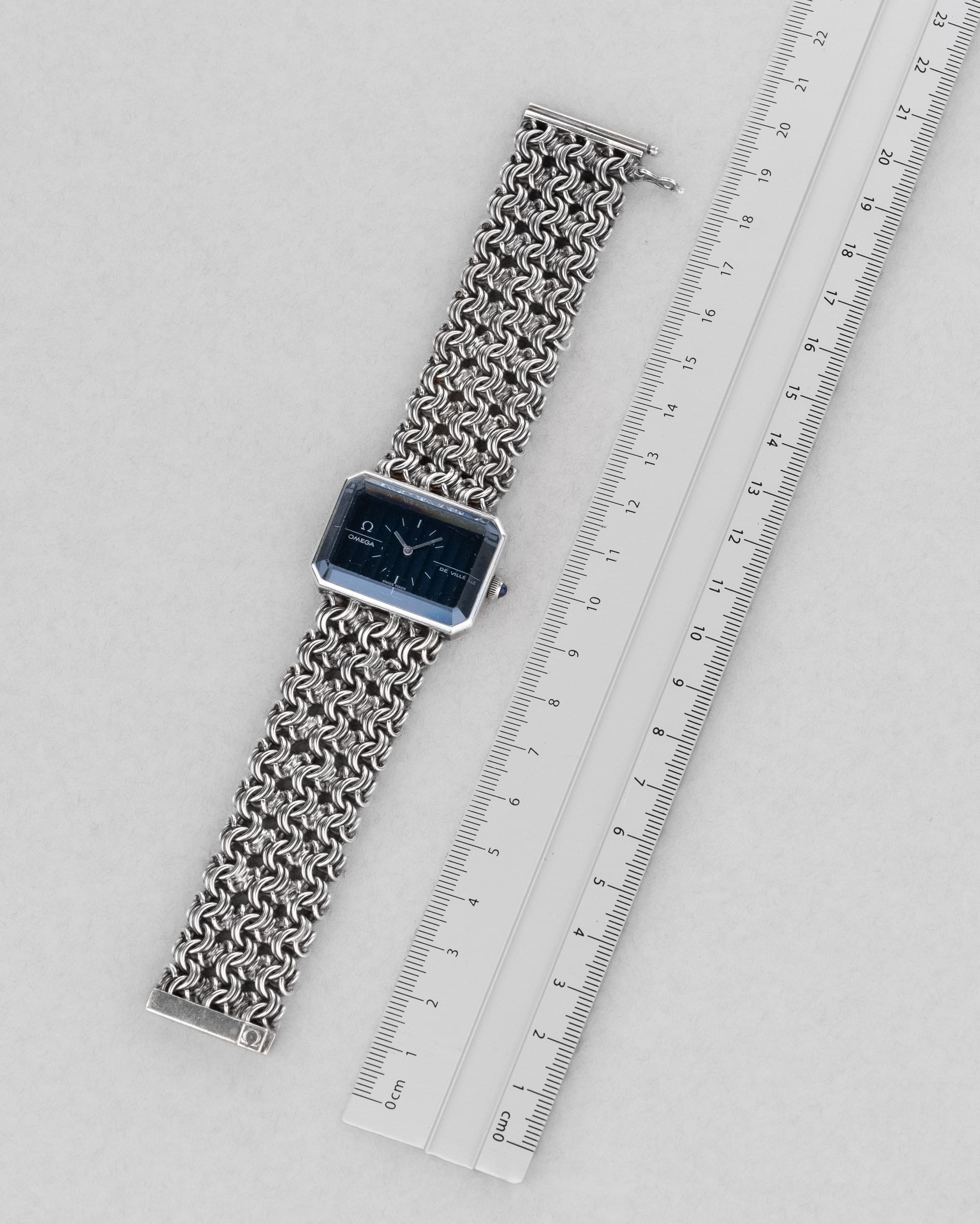 S2PP Omega De Ville « Jeux d'Argent » Emerald par Andrew Grima, réf. 8272 en argent massif, de 1972 - Overview