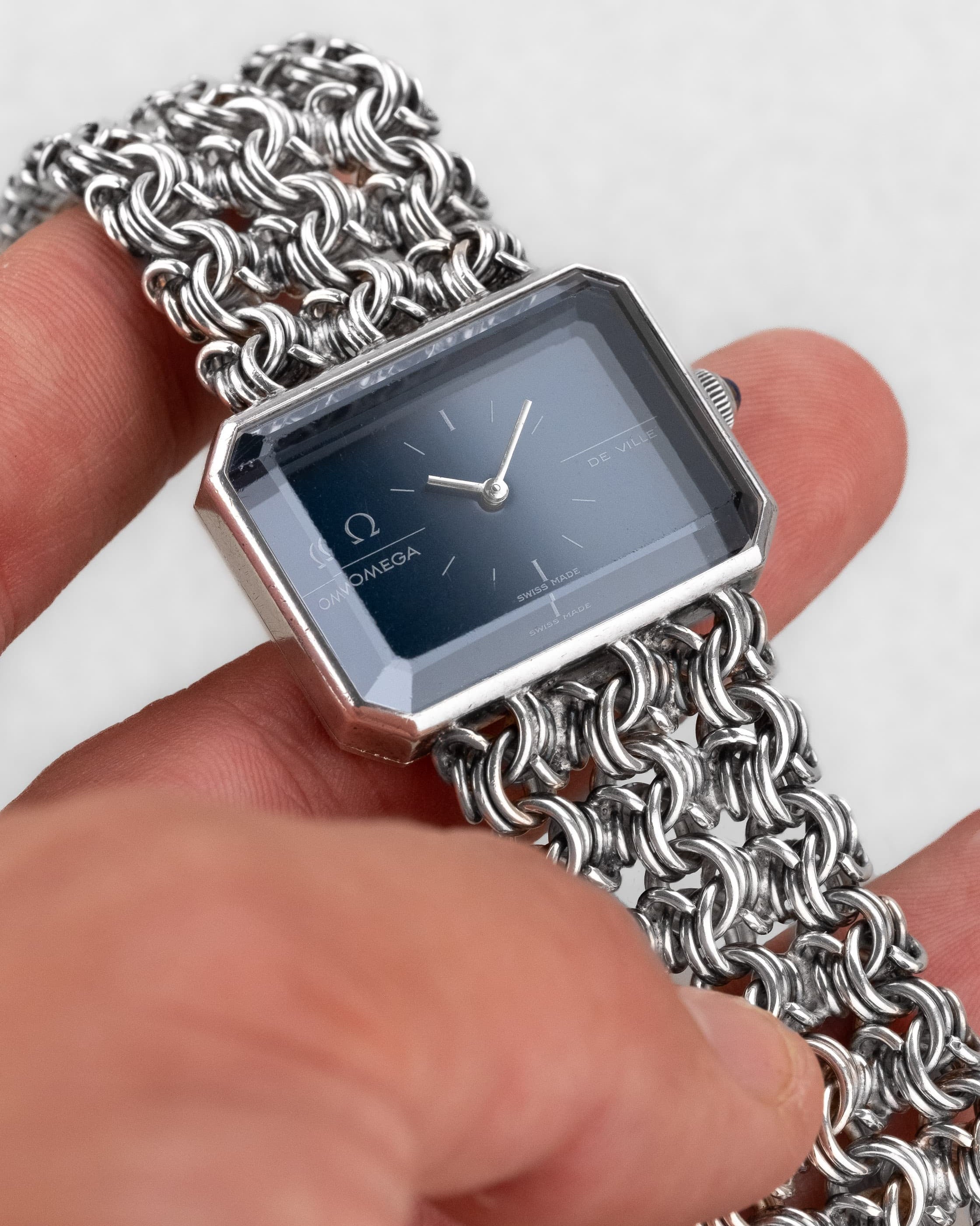 S2PP Omega De Ville « Jeux d'Argent » Emerald par Andrew Grima, réf. 8272 en argent massif, de 1972 - Wristshot