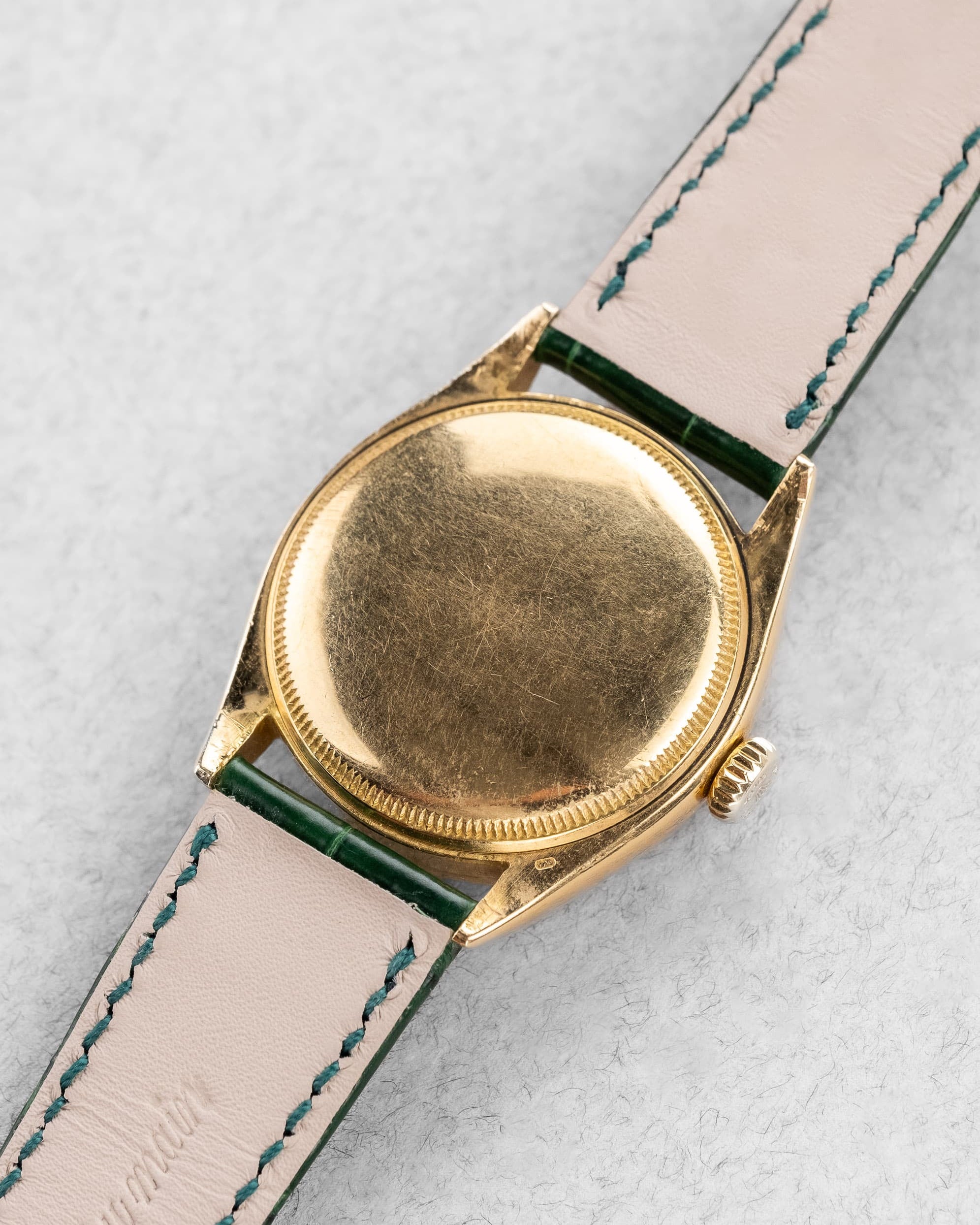 SCLL Rolex Oyster Perpetual réf. 6084 « Honeycomb OCC Red Writing Semi-Bubbleback » de 1952 - Back