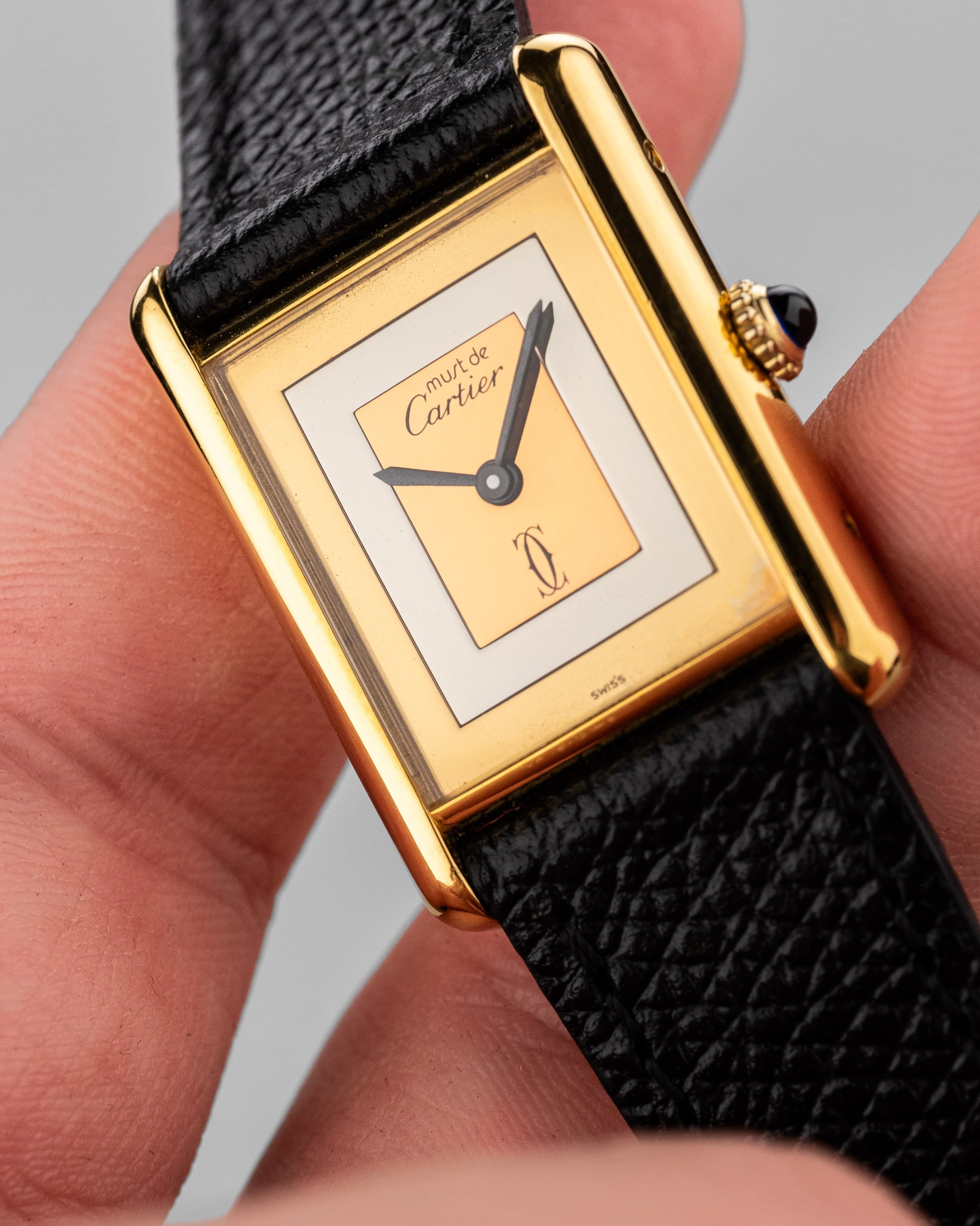 SDUT Cartier Tank Must Mécanique GM 6 « Trinity » - Lifestyle