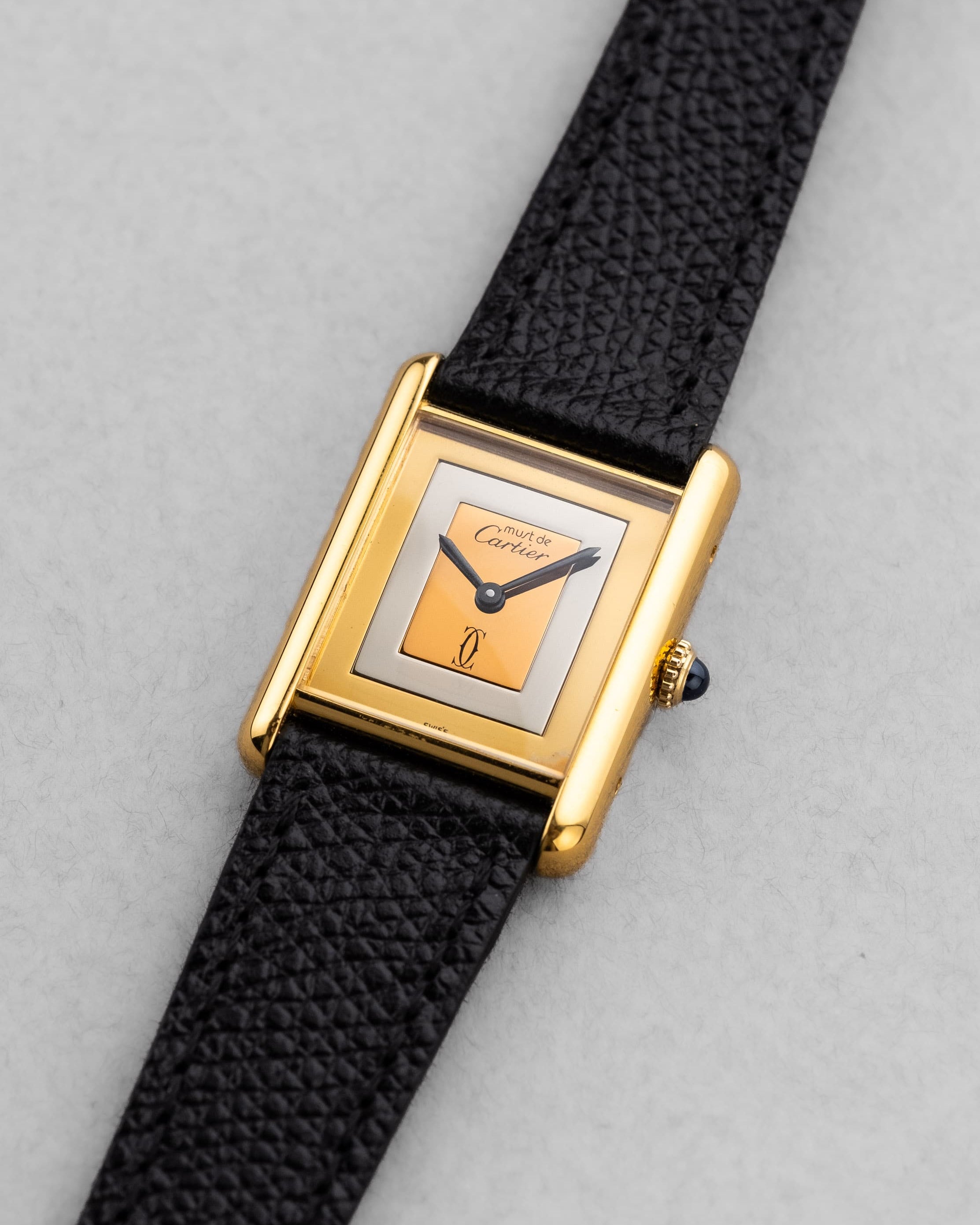 SDUT Cartier Tank Must Mécanique GM 6 « Trinity » - Three Quarters