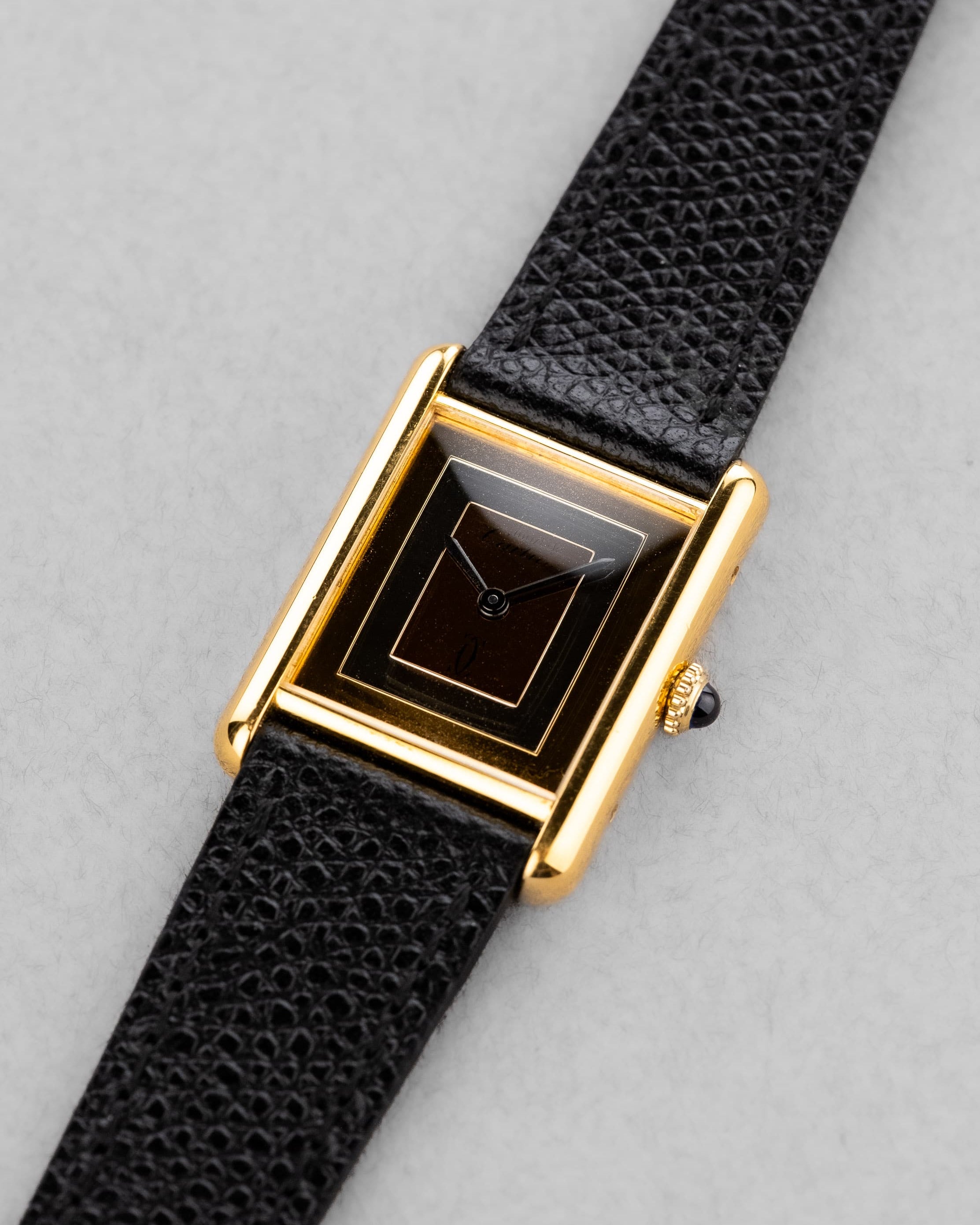 SDUT Cartier Tank Must Mécanique GM 6 « Trinity » - Three Quarters