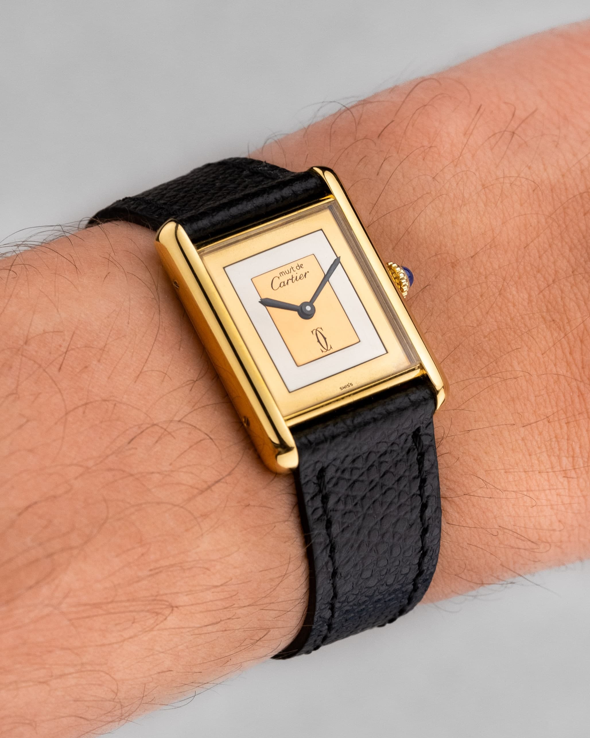 SDUT Cartier Tank Must Mécanique GM 6 « Trinity » - Wristshot