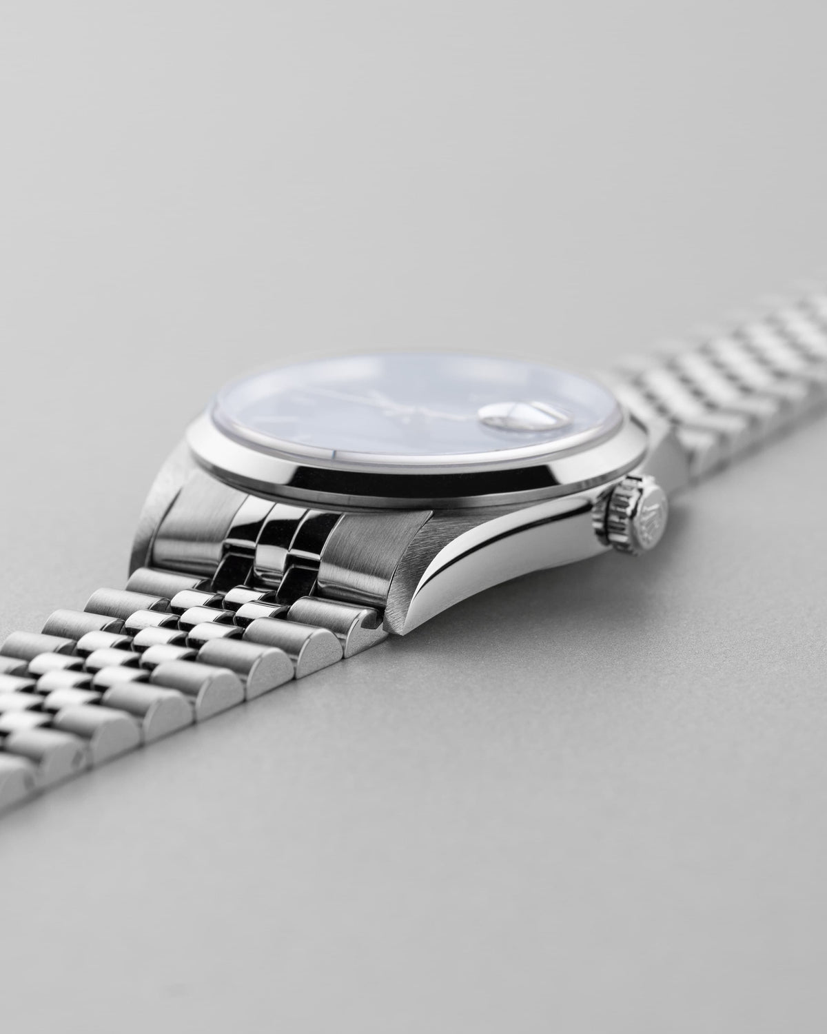 SE66 Rolex Datejust réf. 16200 de 2000 en acier – Cadran Bleu - Right side