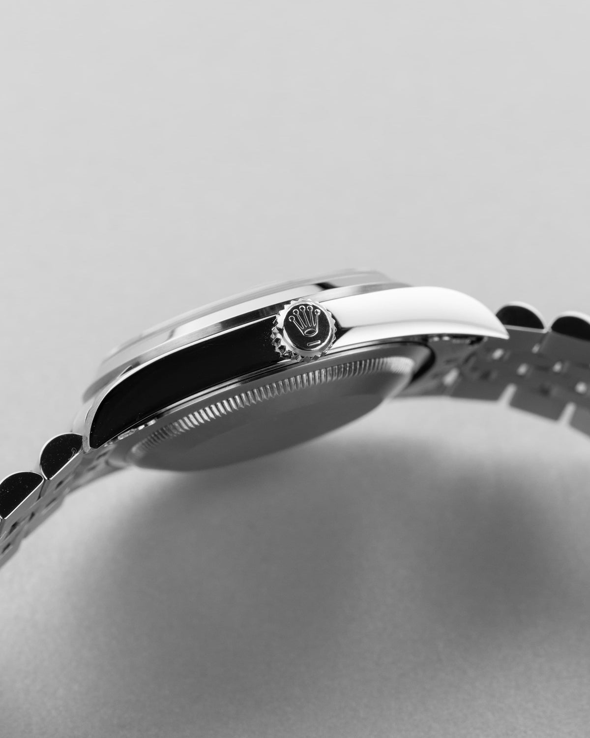 SE66 Rolex Datejust réf. 16200 de 2000 en acier – Cadran Bleu - Right side