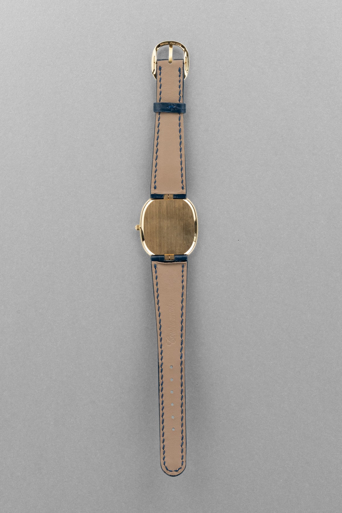 SKP2 精美的 Patek Philippe Ellipse d’Or「Jumbo」型號 3738 自動上鍊腕錶——藍色字盤 & Cal. 240 微型擺陀 - 整體圖