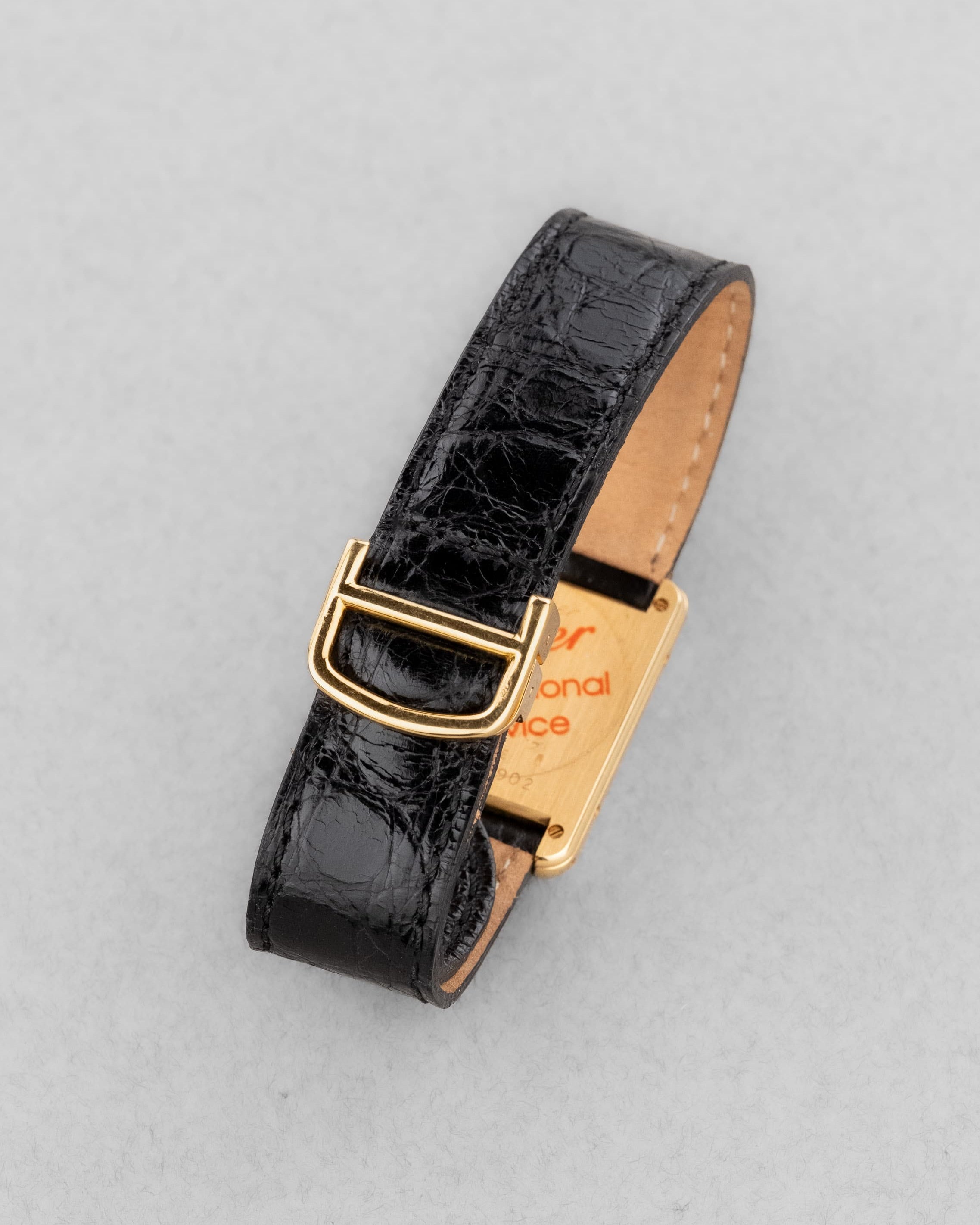 SMXY Cartier Tank Louis réf. M2000 en or jaune, circa 1990 – Parfait état et Boucle déployante en or - Buckle Outside