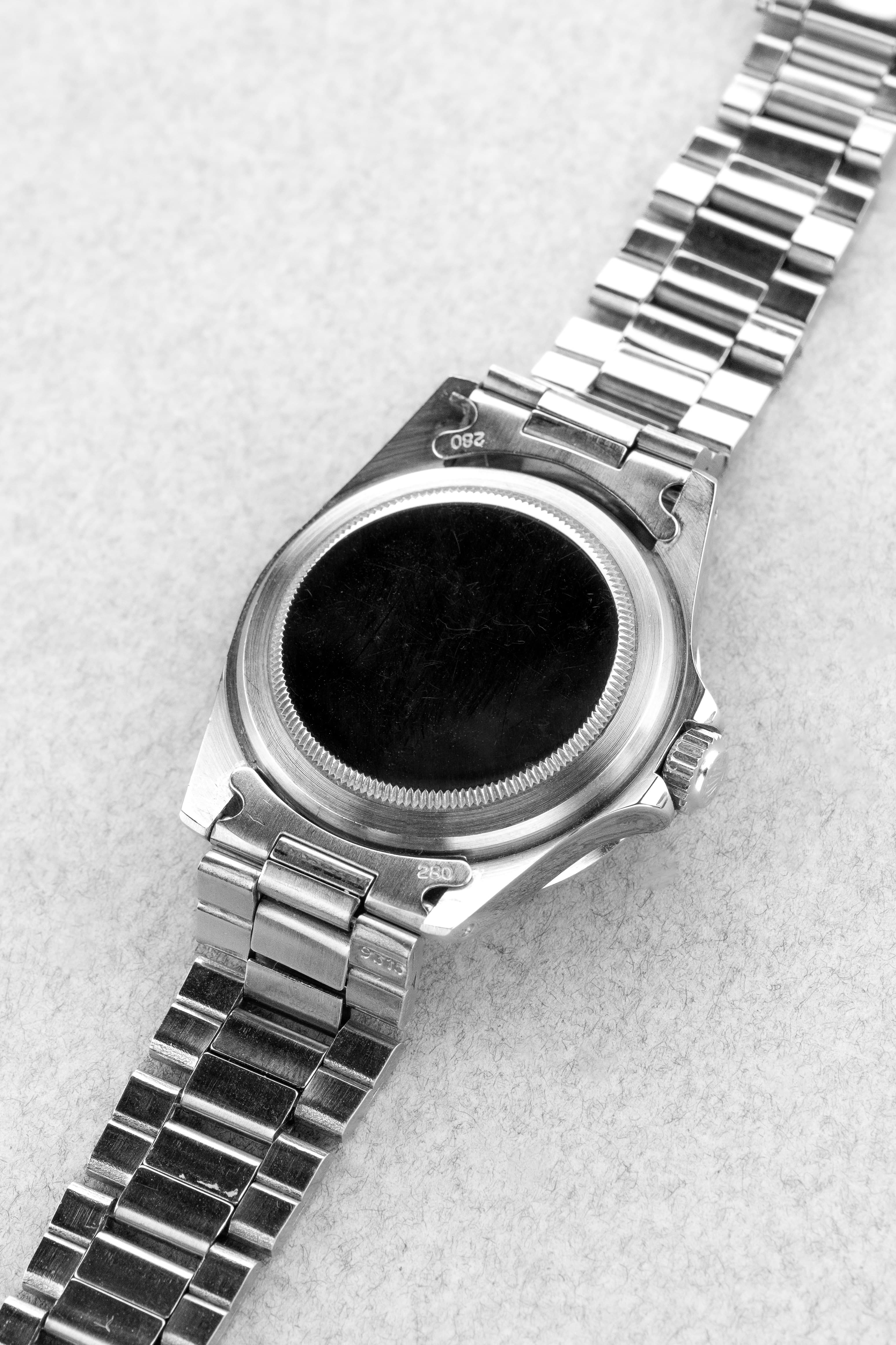 SW34 Rolex Submariner ref. 5513 «Meters First Zinc Sulfide» من عام 1966 - الخلف