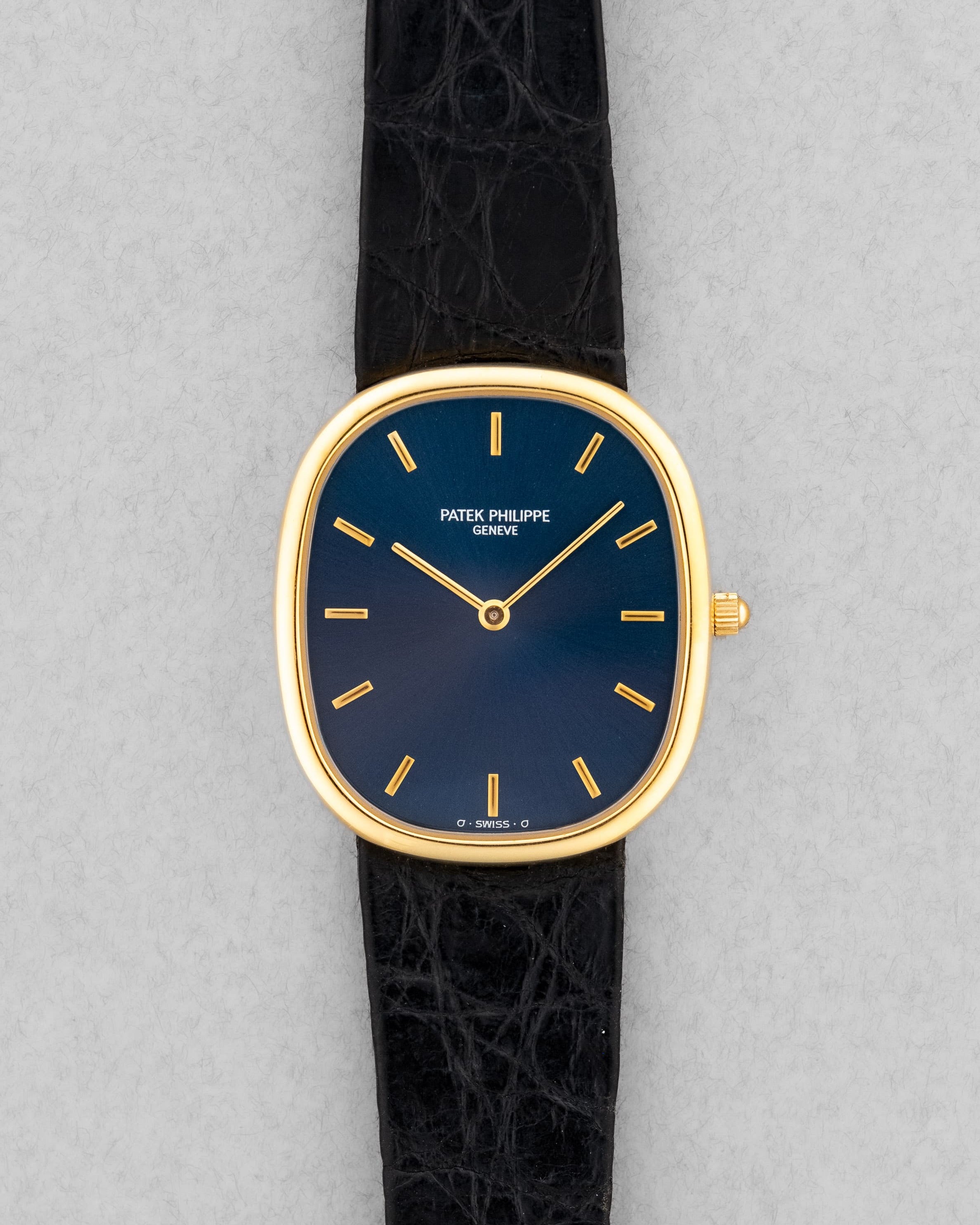 SZRR Superbe Patek Philippe Ellipse d'Or « Jumbo » réf. 3738 Automatique Sigma, Full Set, Cal. 240 Micro-Rotor - Front