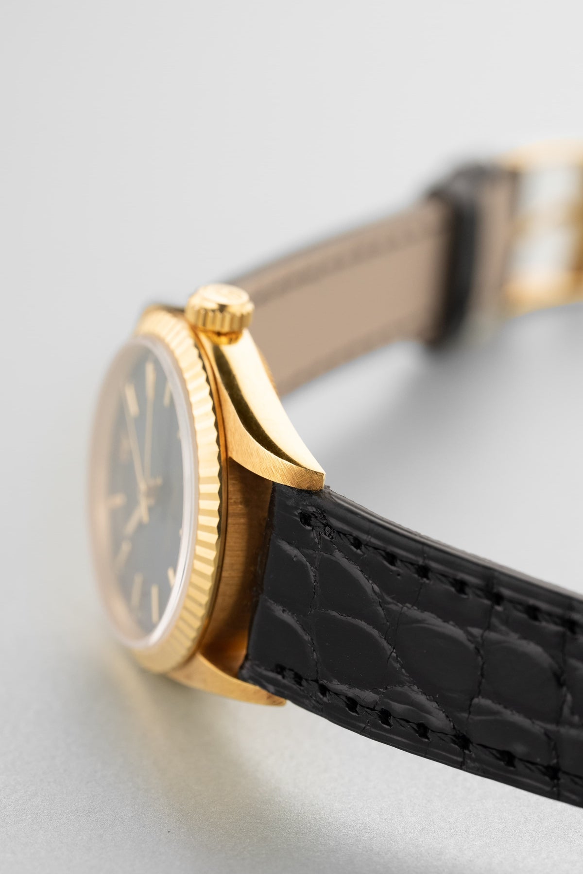 TYPG Rare 1990 Rolex Oyster Perpetual 31 Ref. 67518 in Yellow Gold – Perfect Condition - Right side