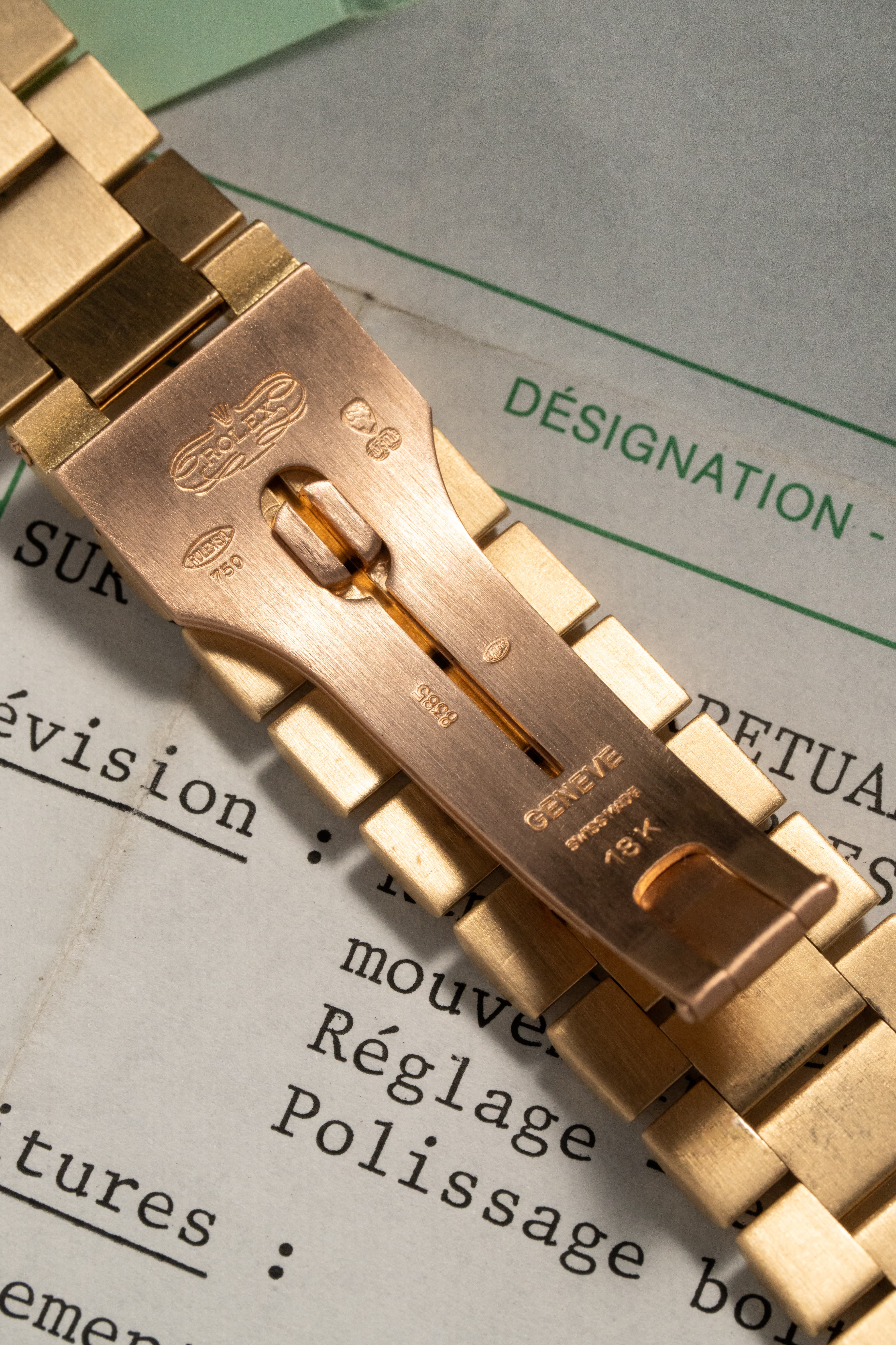 U5YK ساعة Rolex Day-Date رائعة ref. 18238 «ميناء Lavande/بنفسجي» من عام 1989 – Full Set - الإبزيم من الداخل