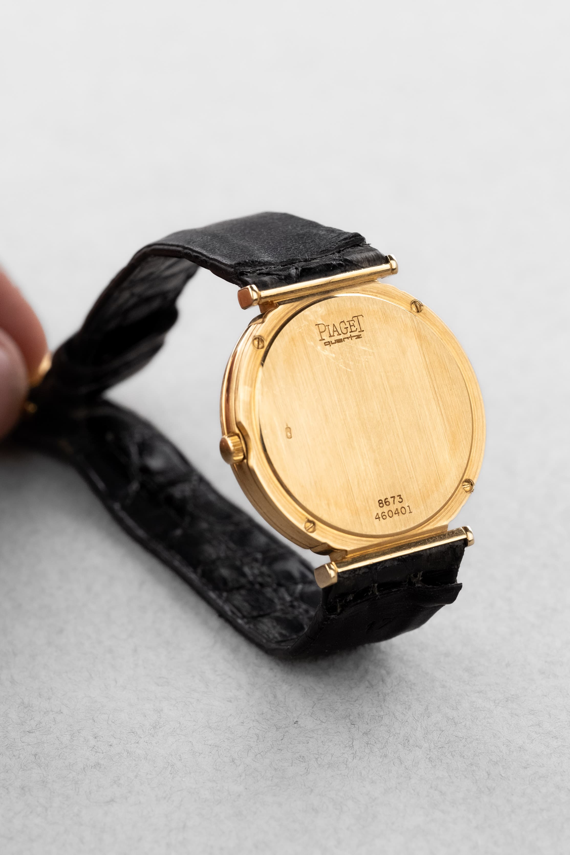 UQYY Piaget Polo « Medium » de 1ère génération en or jaune et cadran en Onyx noir, réf. 8673, circa 1980 - Back